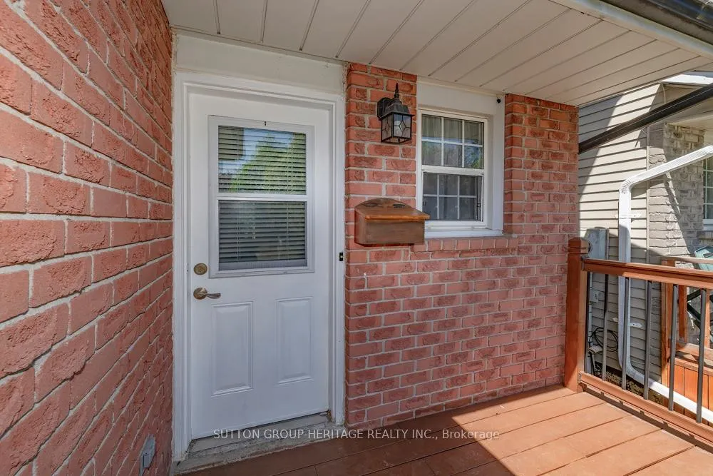Photo 2 of 1418 Palmetto Drive, Oshawa, Samac — HOMEH