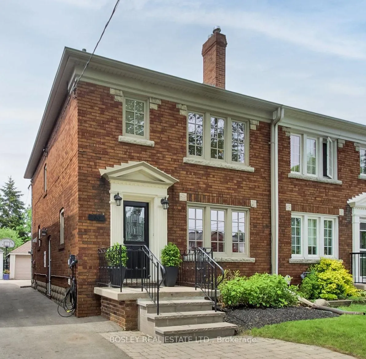 Photo 2 of 20 Randolph Road, Toronto, Leaside — HOMEH