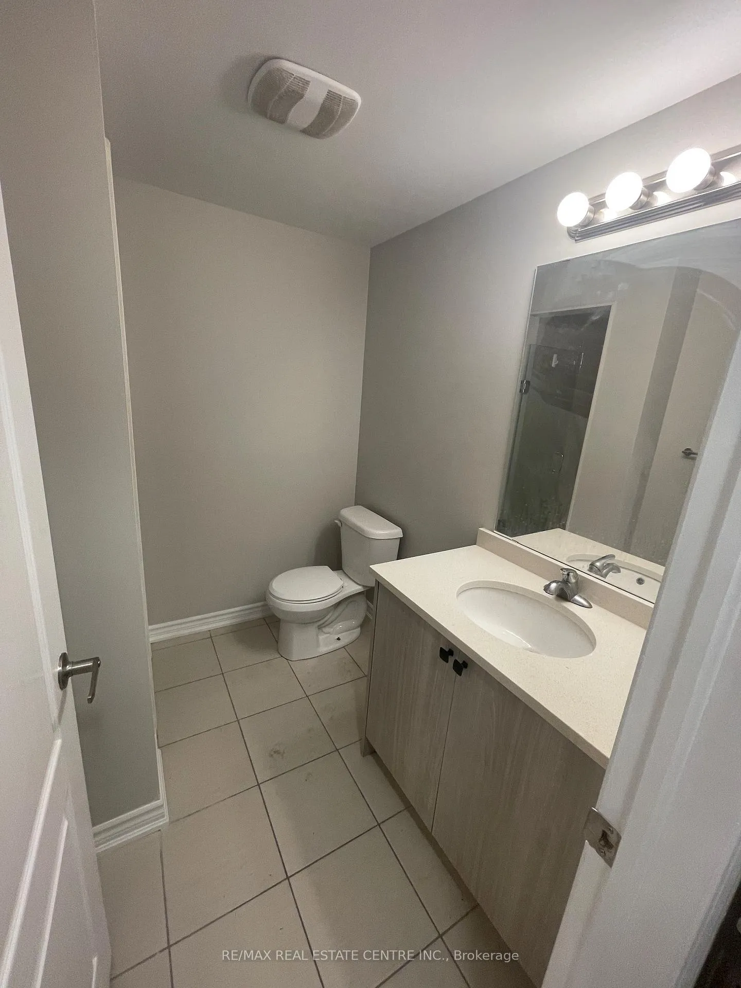 Photo 10 of Unit Bsmt, 63 Allegro Drive, Brampton, Credit Valley — HOMEH