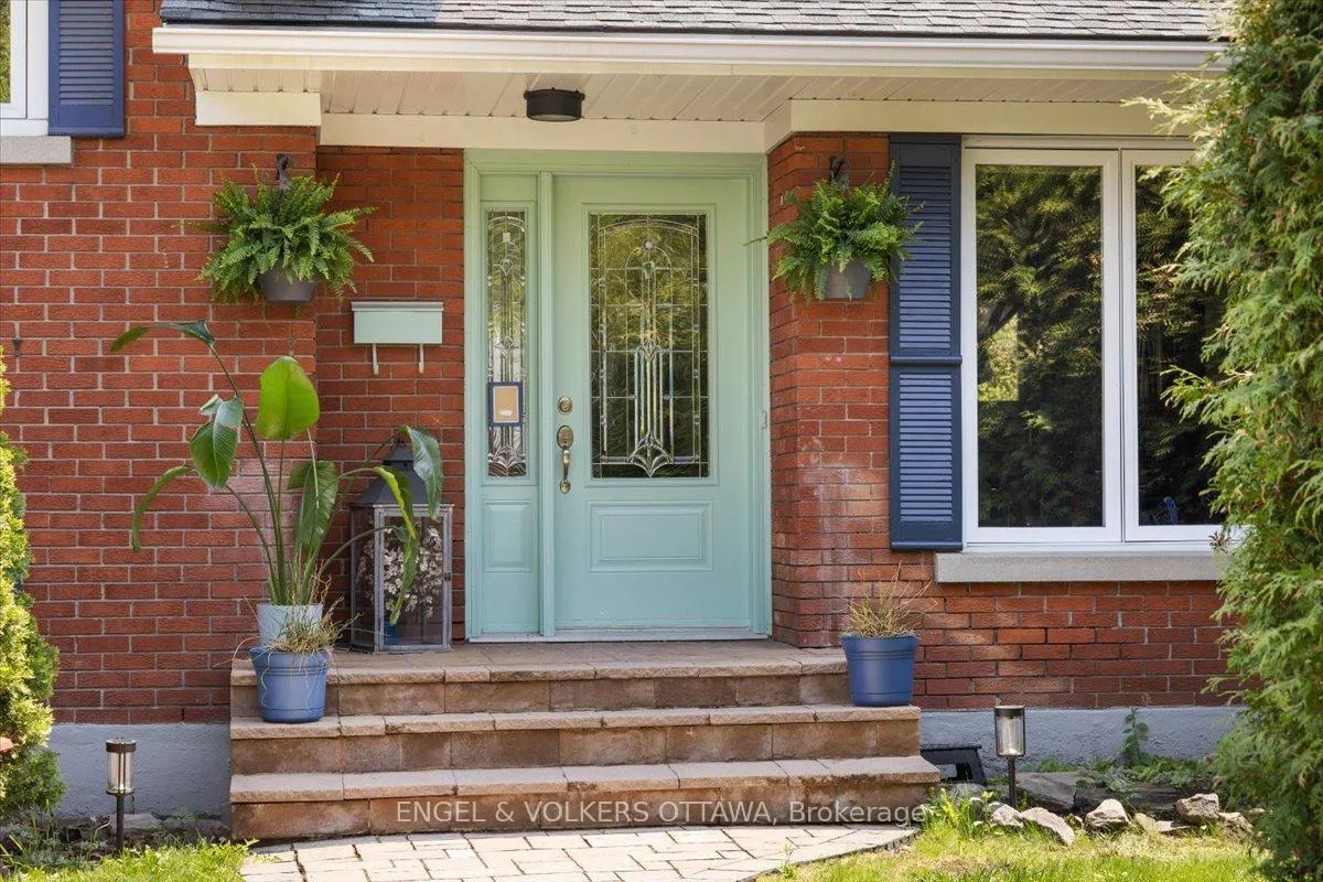 Photo 2 of 2057 Alton Street, Ottawa, Elmvale Acres — HOMEH