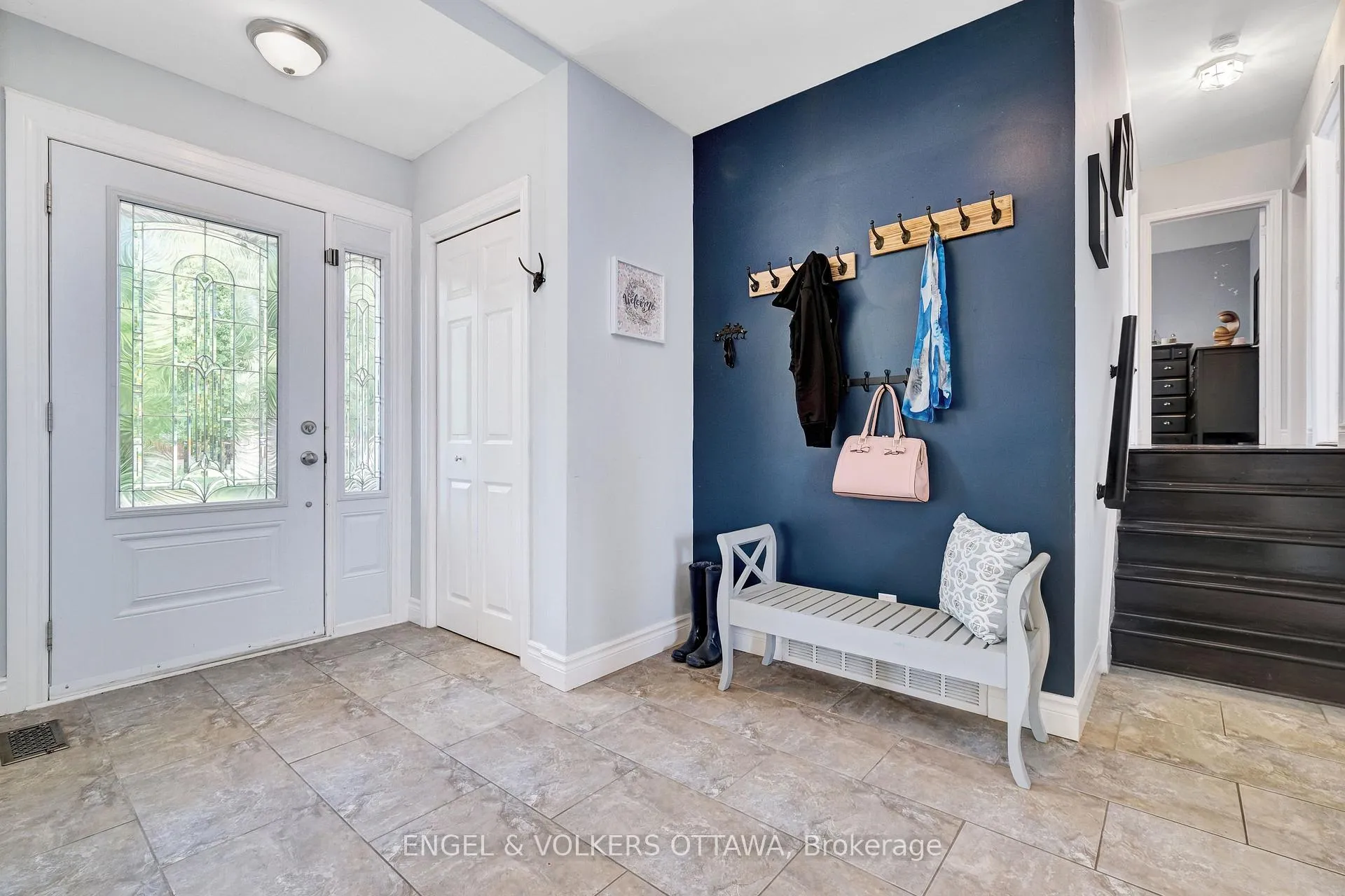 Photo 4 of 2057 Alton Street, Ottawa, Elmvale Acres — HOMEH