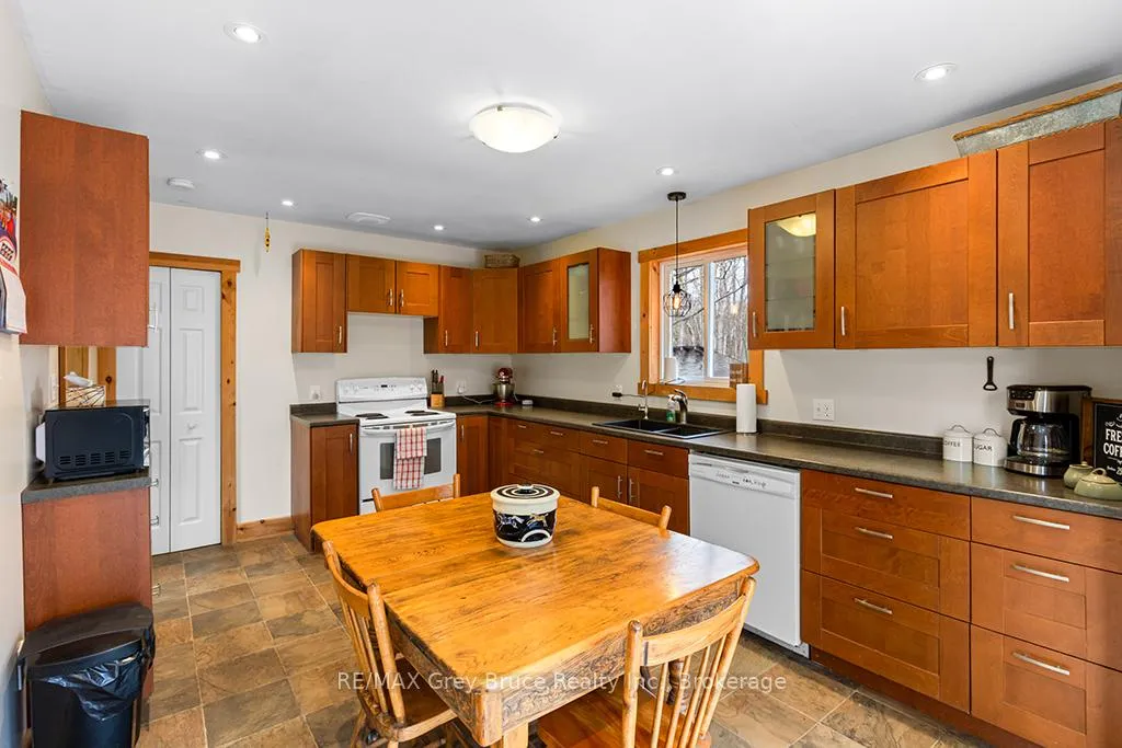 Photo 23 of 46 Maple Golf Crescent, Northern Bruce Peninsula — HOMEH