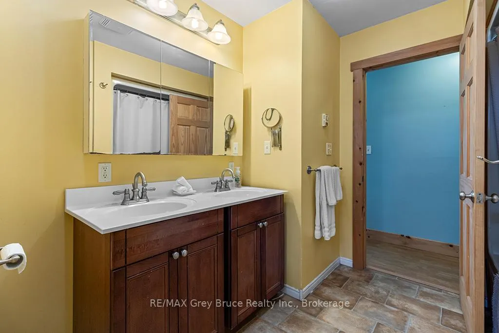 Photo 33 of 46 Maple Golf Crescent, Northern Bruce Peninsula — HOMEH