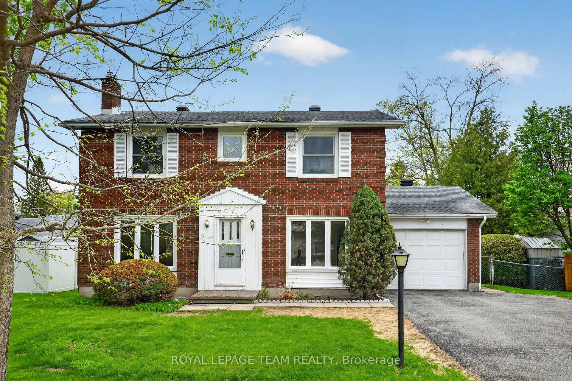 Photo 1 of 16 Parkglen Drive, Ottawa, Meadowlands/St. Claire Gardens — HOMEH