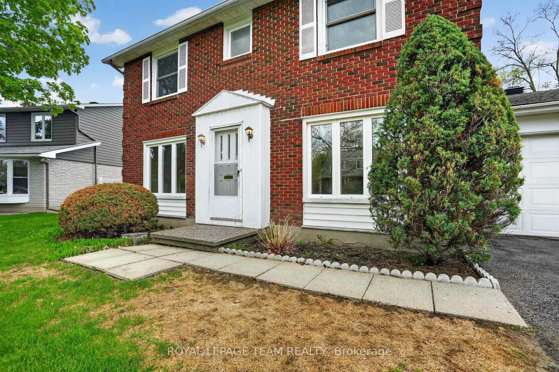 Photo 2 of 16 Parkglen Drive, Ottawa, Meadowlands/St. Claire Gardens — HOMEH