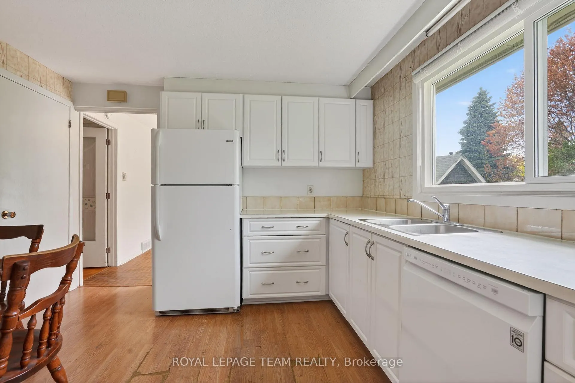 Photo 14 of 16 Parkglen Drive, Ottawa, Meadowlands/St. Claire Gardens — HOMEH