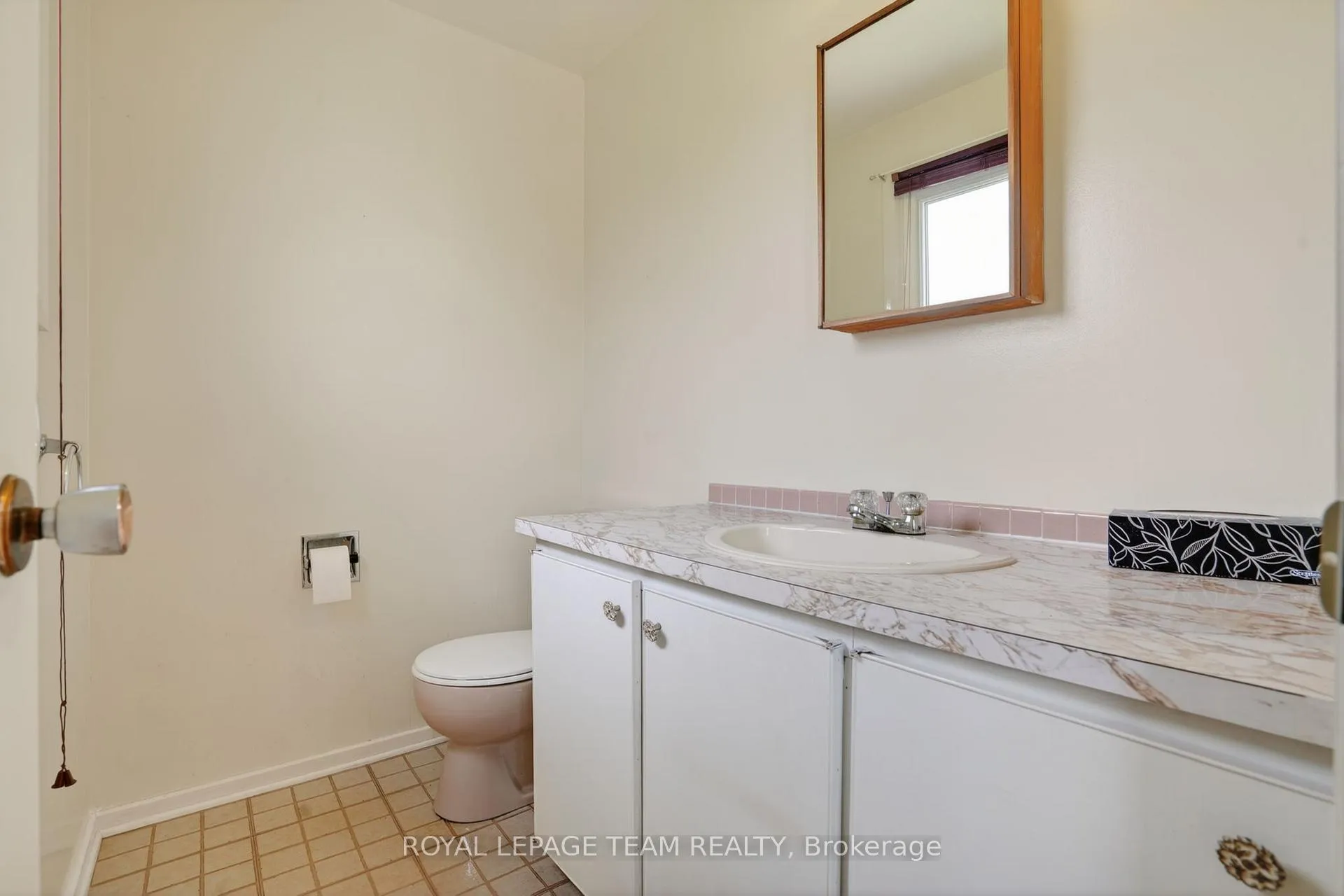 Photo 21 of 16 Parkglen Drive, Ottawa, Meadowlands/St. Claire Gardens — HOMEH