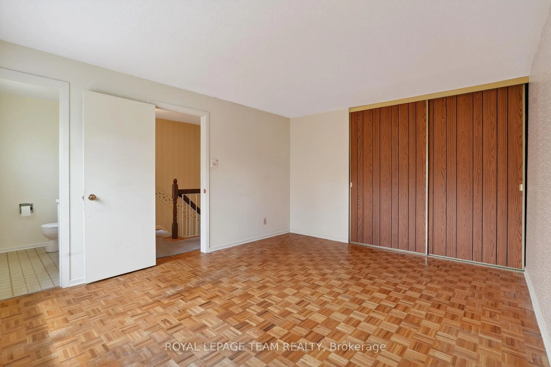 Photo 23 of 16 Parkglen Drive, Ottawa, Meadowlands/St. Claire Gardens — HOMEH