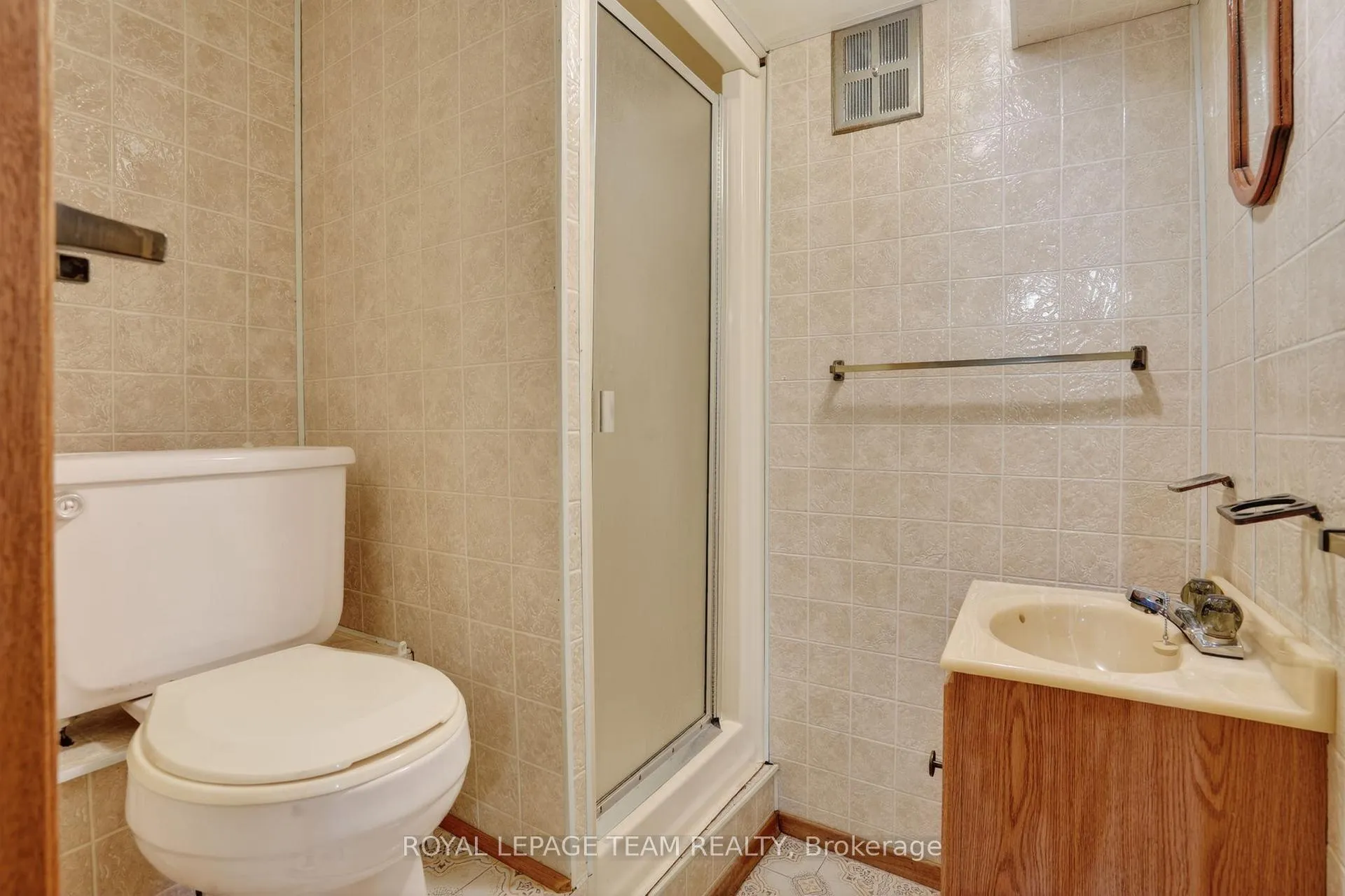 Photo 29 of 16 Parkglen Drive, Ottawa, Meadowlands/St. Claire Gardens — HOMEH