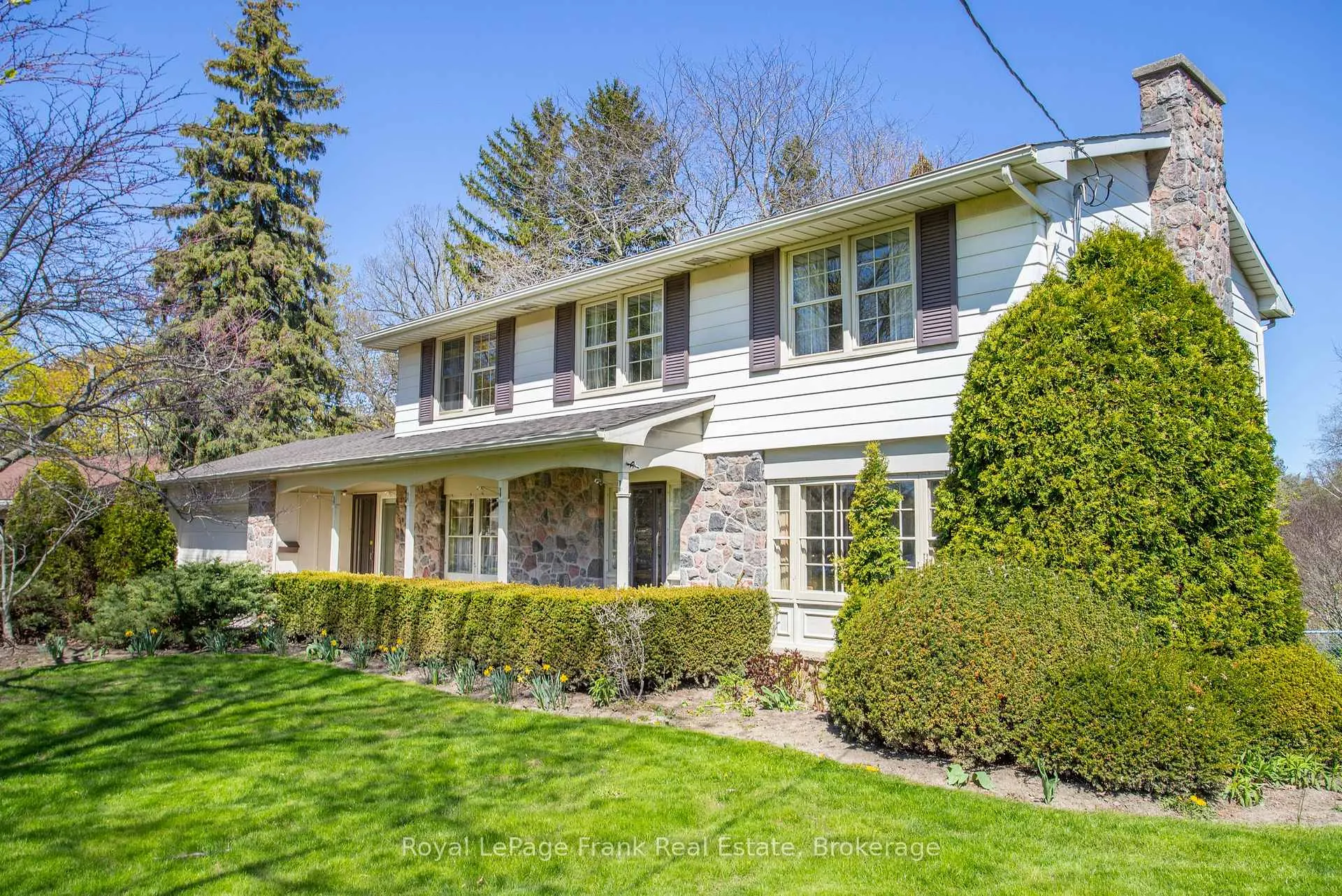 Photo 2 of 338 Lyndeview Drive, Whitby, Lynde Creek — HOMEH