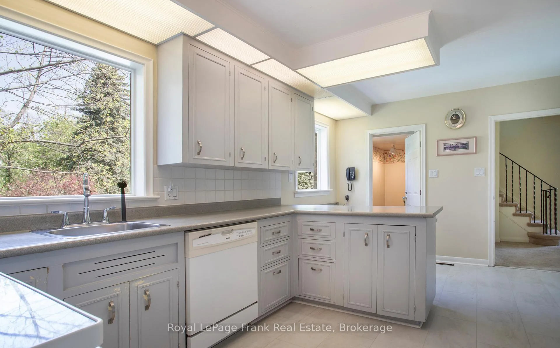 Photo 7 of 338 Lyndeview Drive, Whitby, Lynde Creek — HOMEH