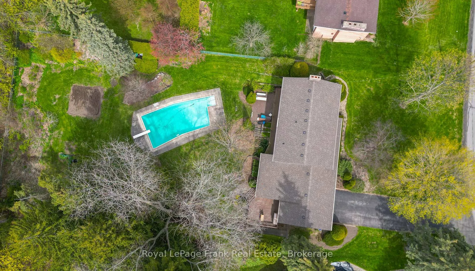 Photo 21 of 338 Lyndeview Drive, Whitby, Lynde Creek — HOMEH