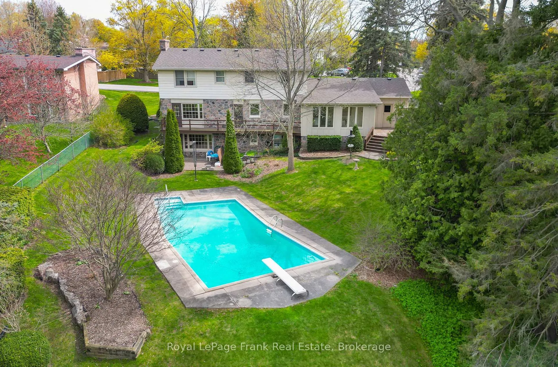 Photo 23 of 338 Lyndeview Drive, Whitby, Lynde Creek — HOMEH