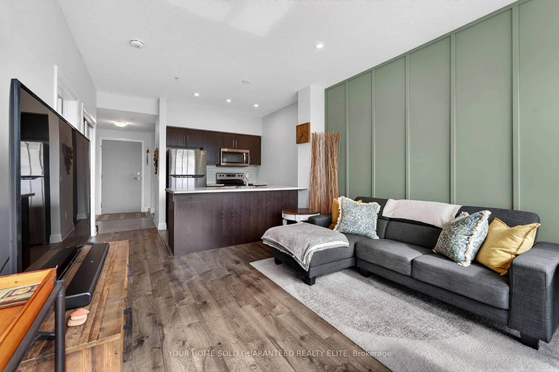 Photo 4 of Unit 218, 16 Concord Place, Grimsby, Grimsby Beach — HOMEH
