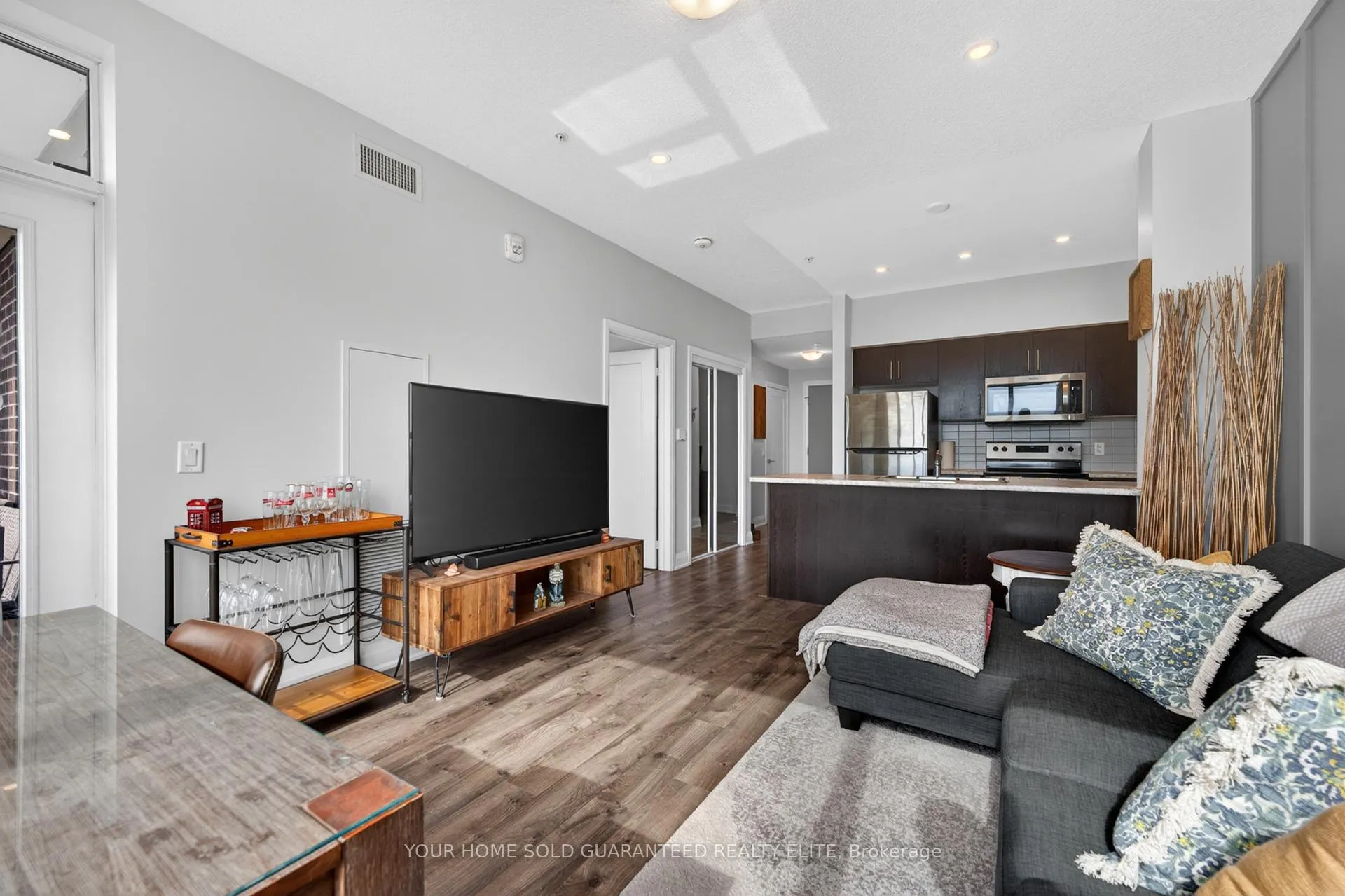 Photo 5 of Unit 218, 16 Concord Place, Grimsby, Grimsby Beach — HOMEH