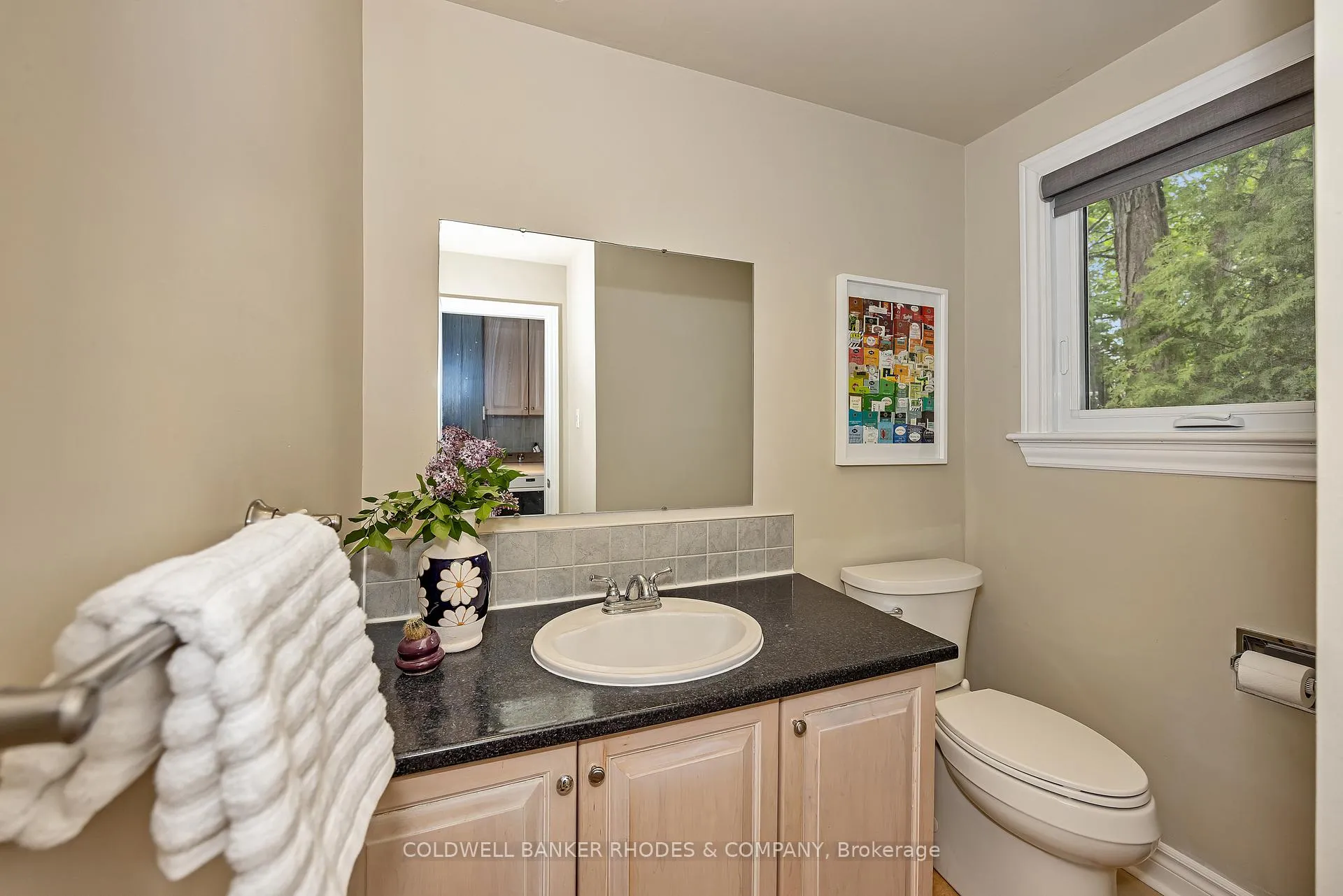 Photo 16 of 2228 Old Lilac Lane, Ottawa, Applewood Acres — HOMEH