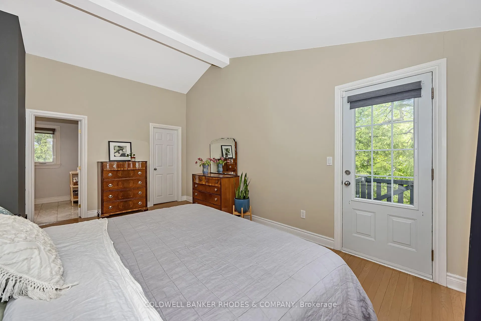 Photo 19 of 2228 Old Lilac Lane, Ottawa, Applewood Acres — HOMEH