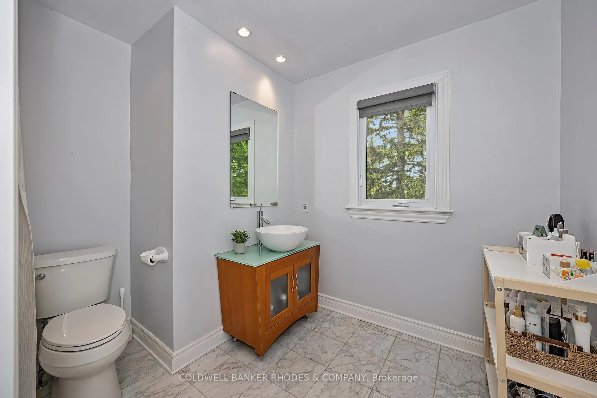 Photo 20 of 2228 Old Lilac Lane, Ottawa, Applewood Acres — HOMEH