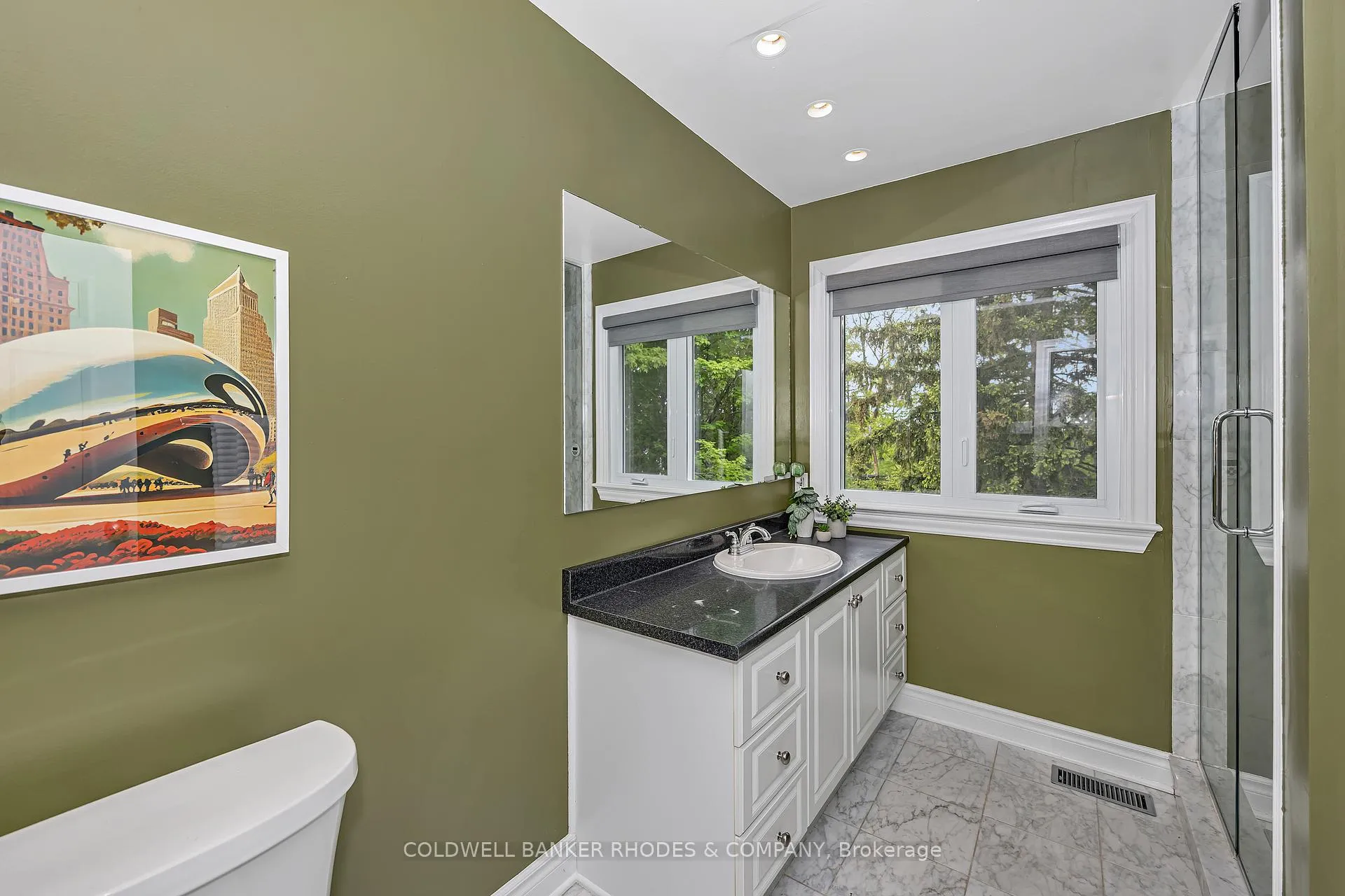 Photo 30 of 2228 Old Lilac Lane, Ottawa, Applewood Acres — HOMEH