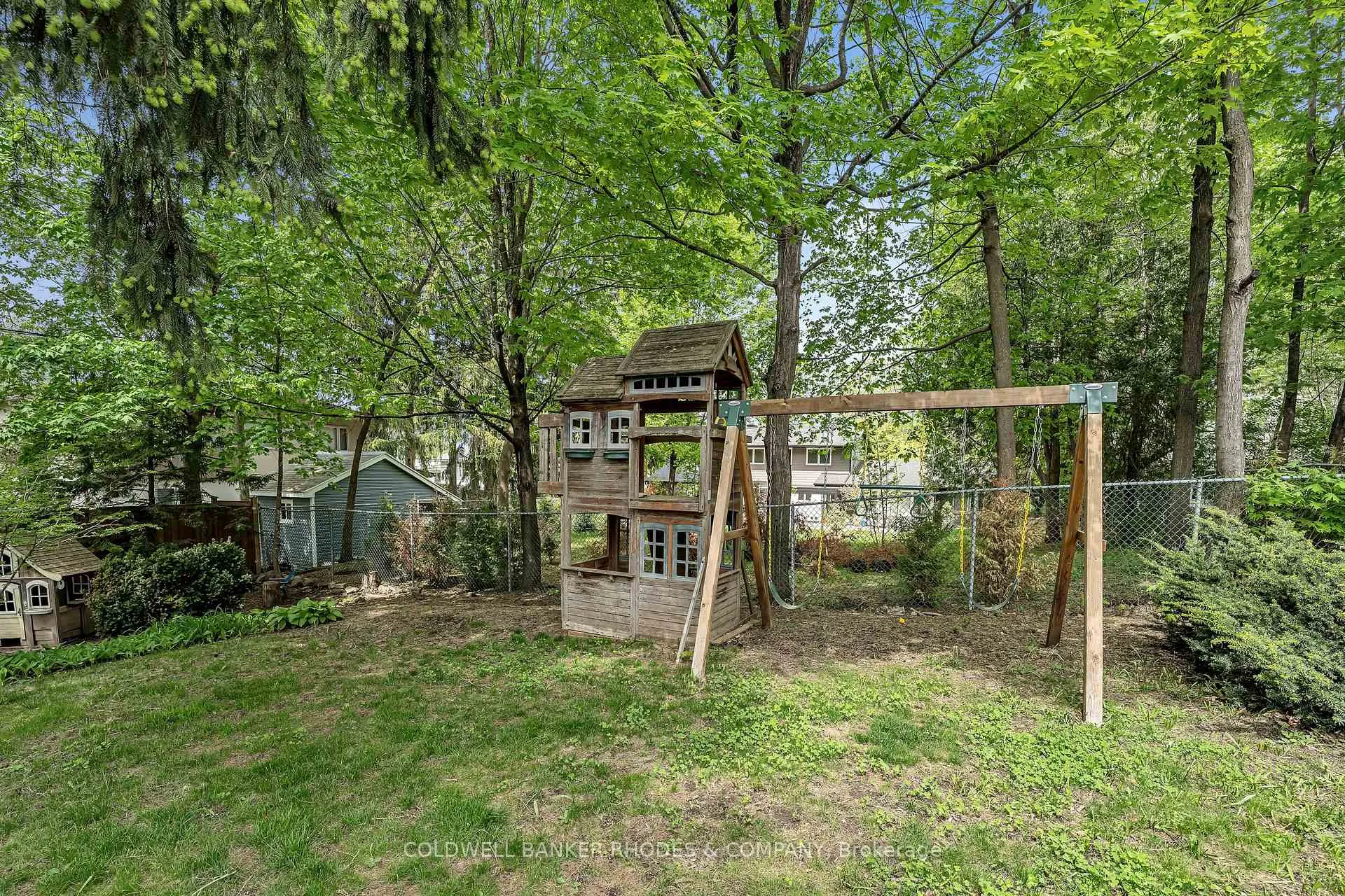 Photo 41 of 2228 Old Lilac Lane, Ottawa, Applewood Acres — HOMEH