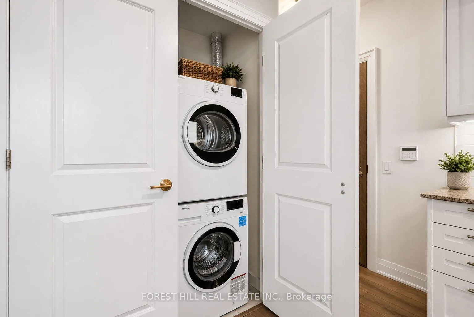 Photo 6 of Unit 208, 10 Gatineau Drive, Vaughan, Beverley Glen — HOMEH