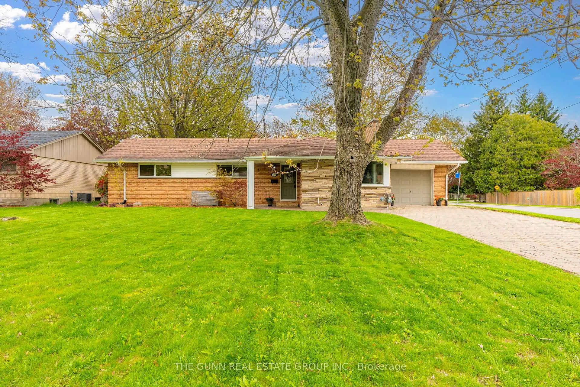 Photo 2 of 583 Oakridge Drive, London, North P — HOMEH