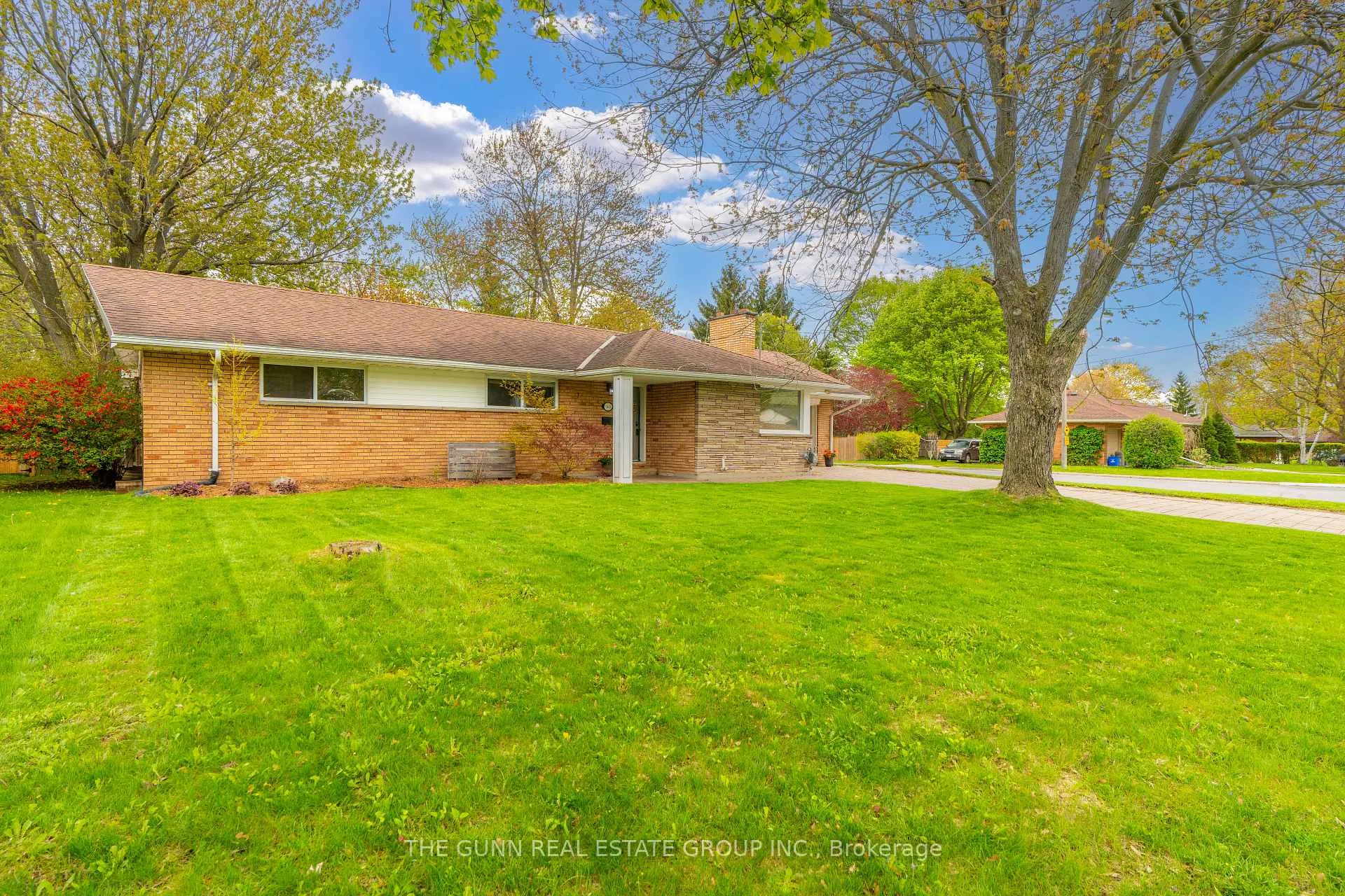 Photo 3 of 583 Oakridge Drive, London, North P — HOMEH