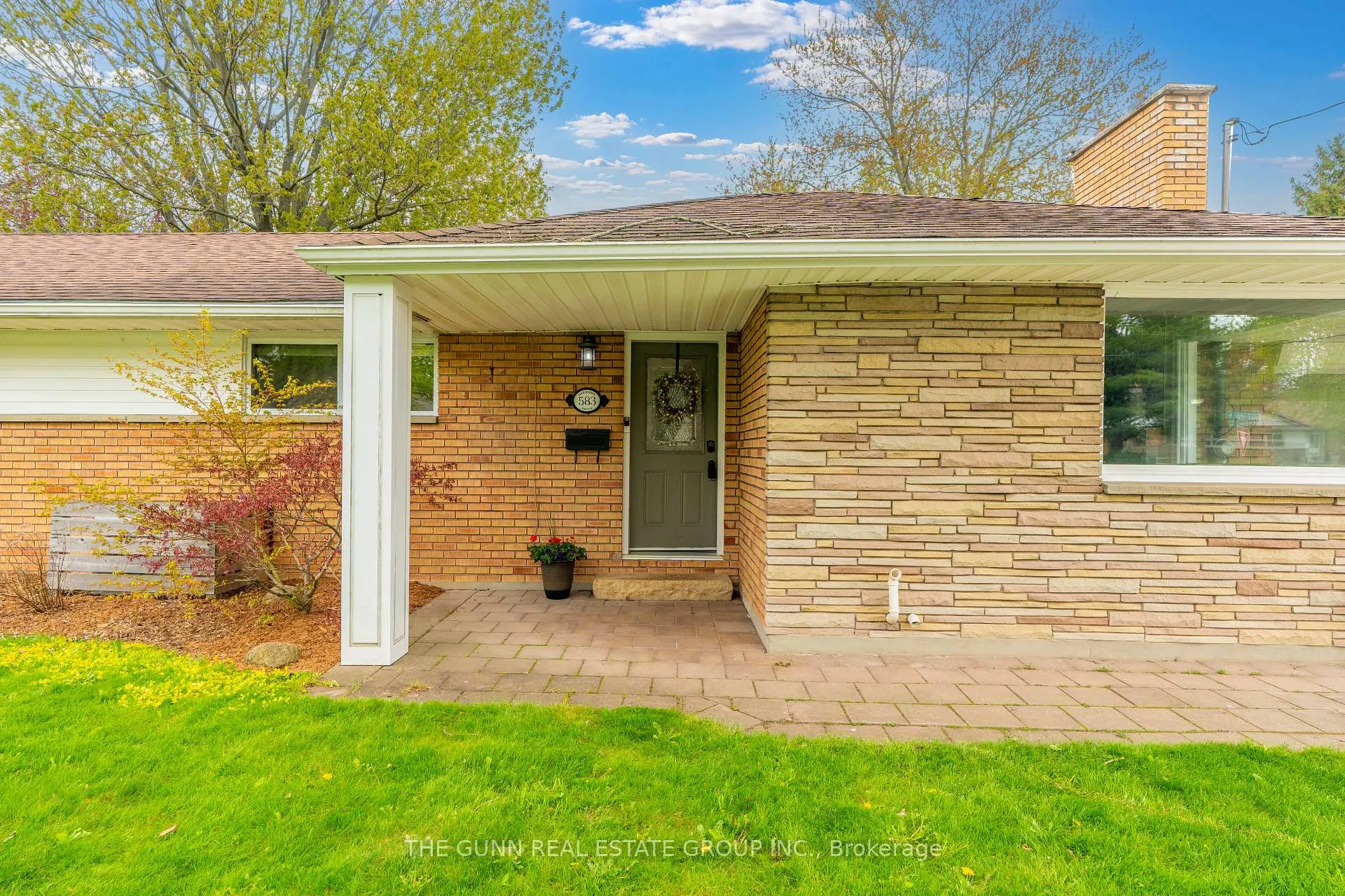Photo 4 of 583 Oakridge Drive, London, North P — HOMEH