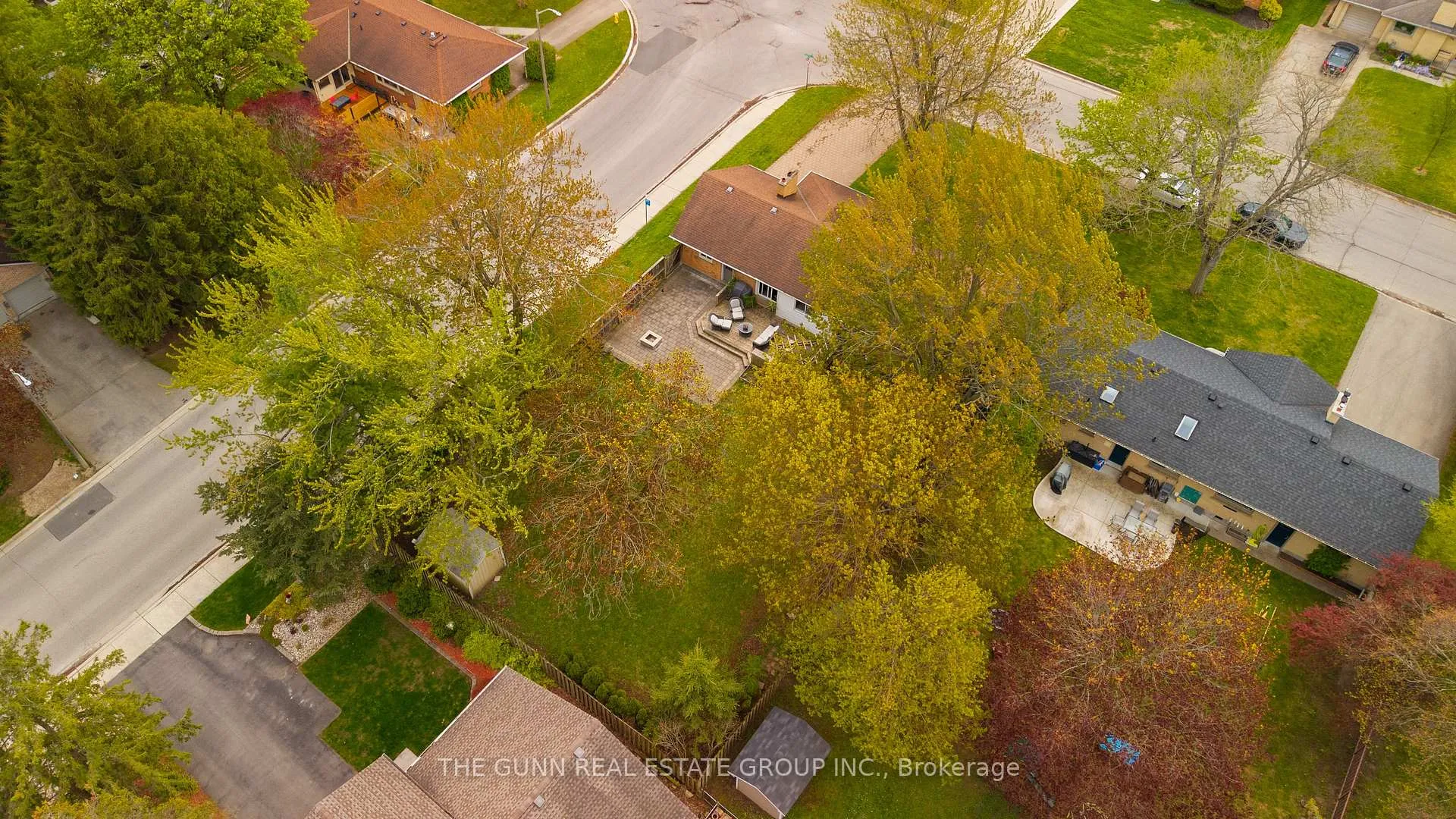 Photo 6 of 583 Oakridge Drive, London, North P — HOMEH