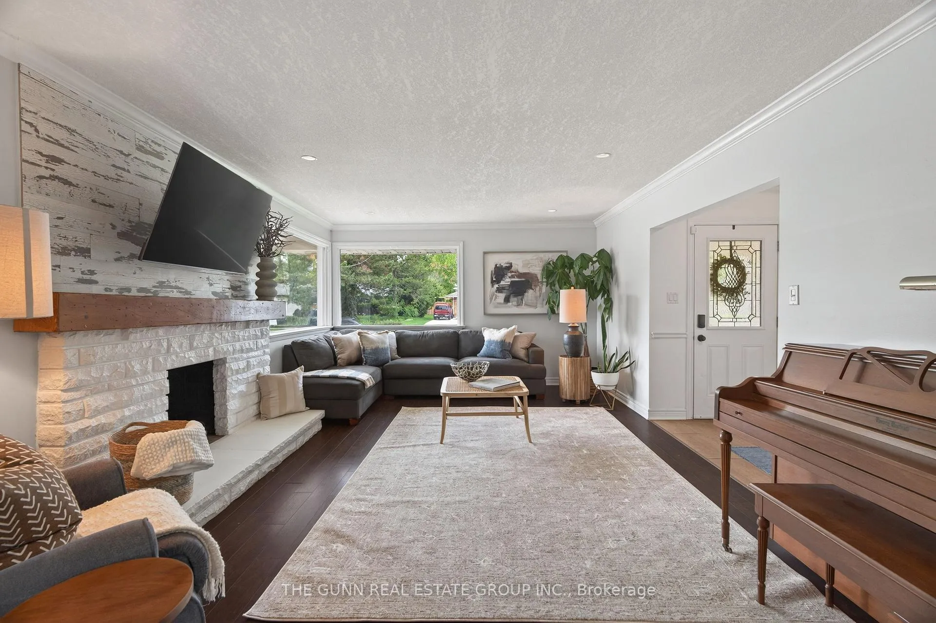 Photo 10 of 583 Oakridge Drive, London, North P — HOMEH