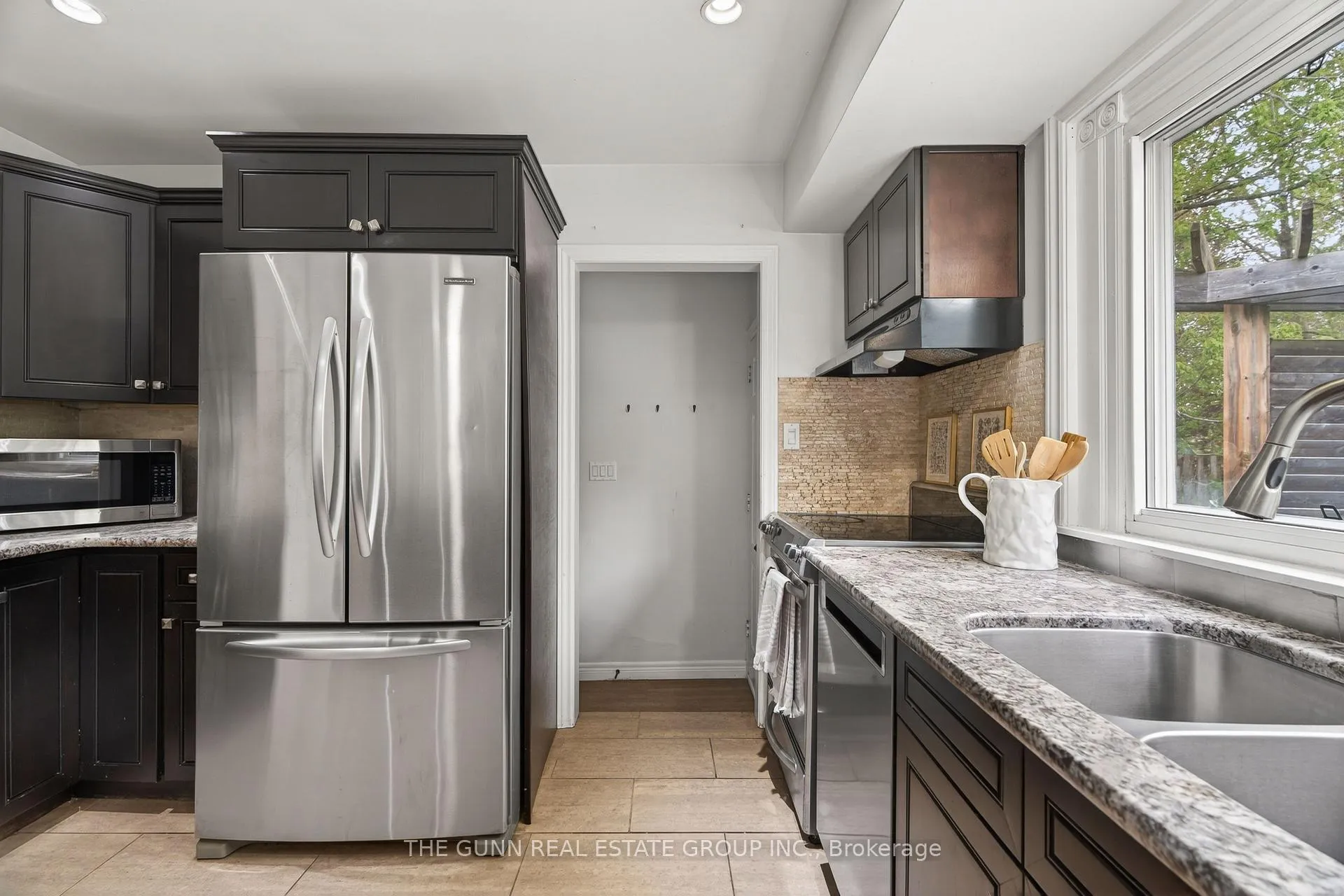 Photo 19 of 583 Oakridge Drive, London, North P — HOMEH