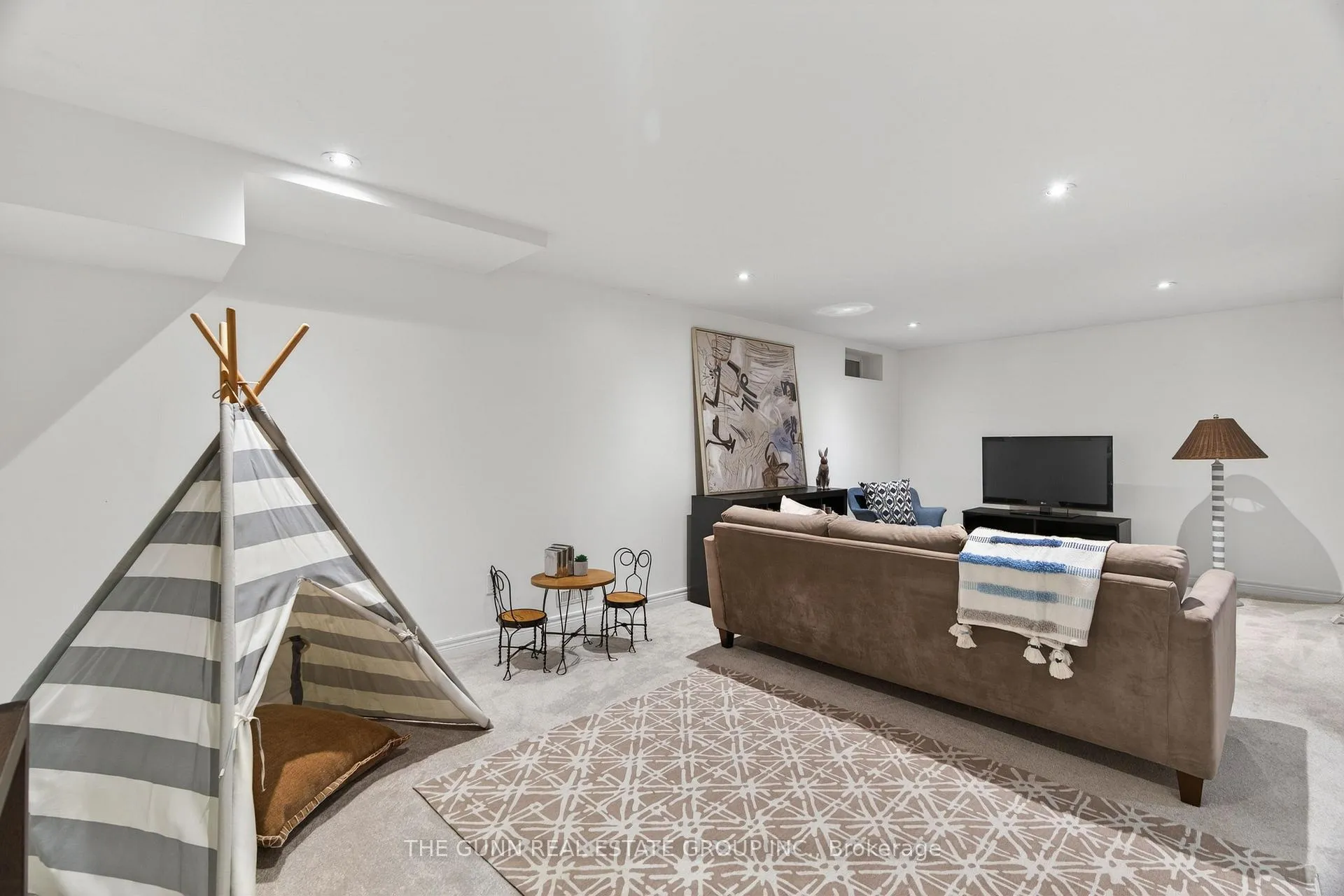 Photo 31 of 583 Oakridge Drive, London, North P — HOMEH