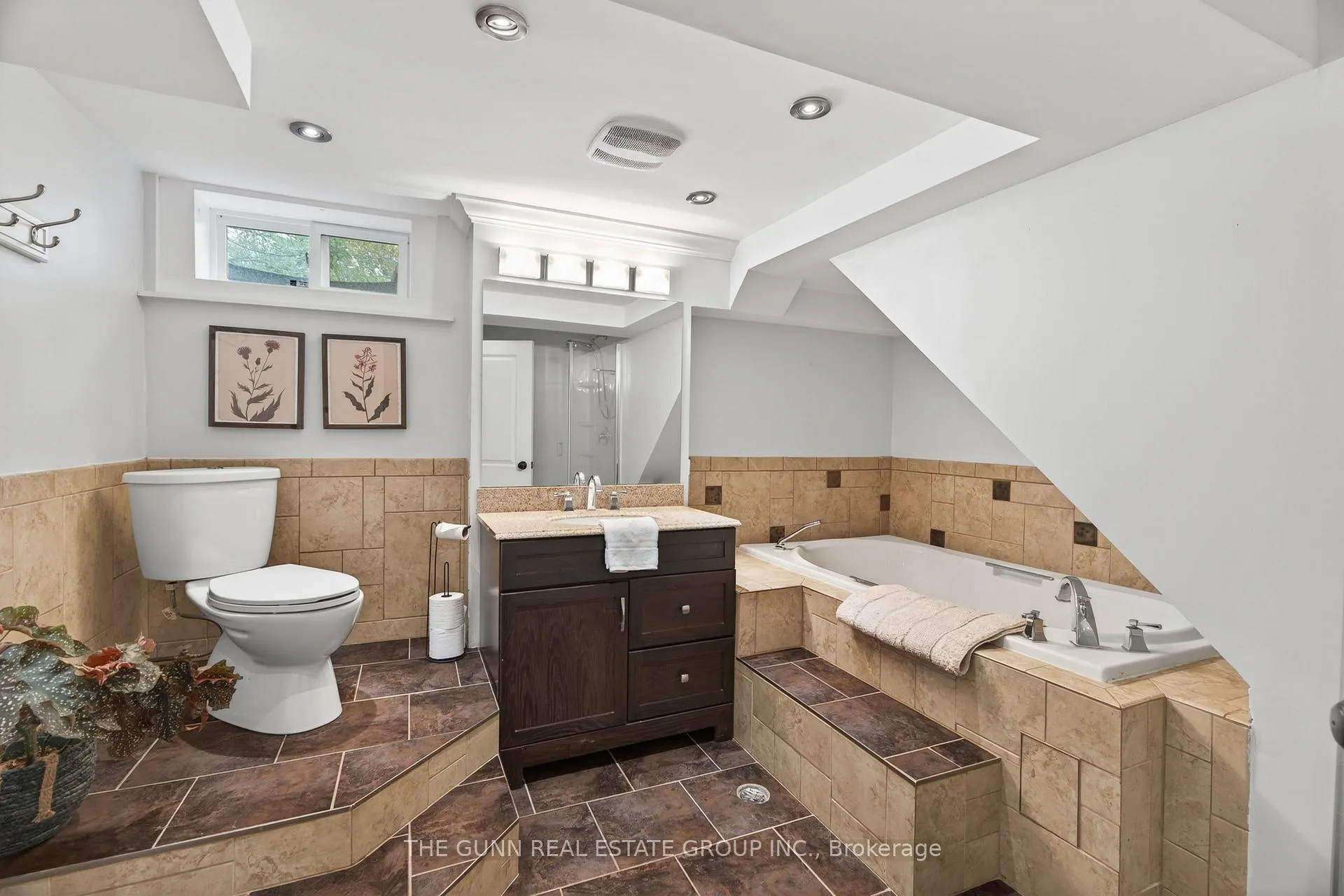 Photo 37 of 583 Oakridge Drive, London, North P — HOMEH