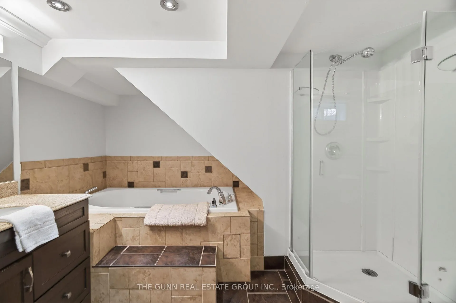 Photo 38 of 583 Oakridge Drive, London, North P — HOMEH
