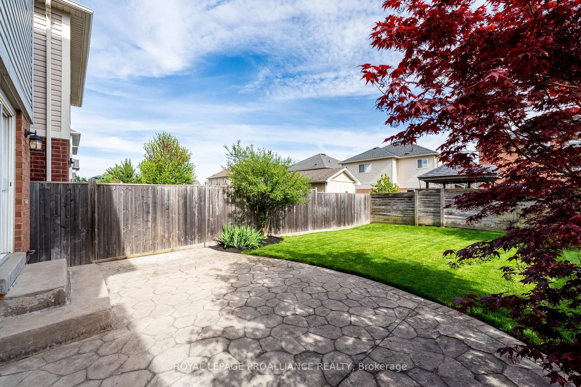 Photo 6 of 23 Courvier Crescent, Clarington, Bowmanville — HOMEH