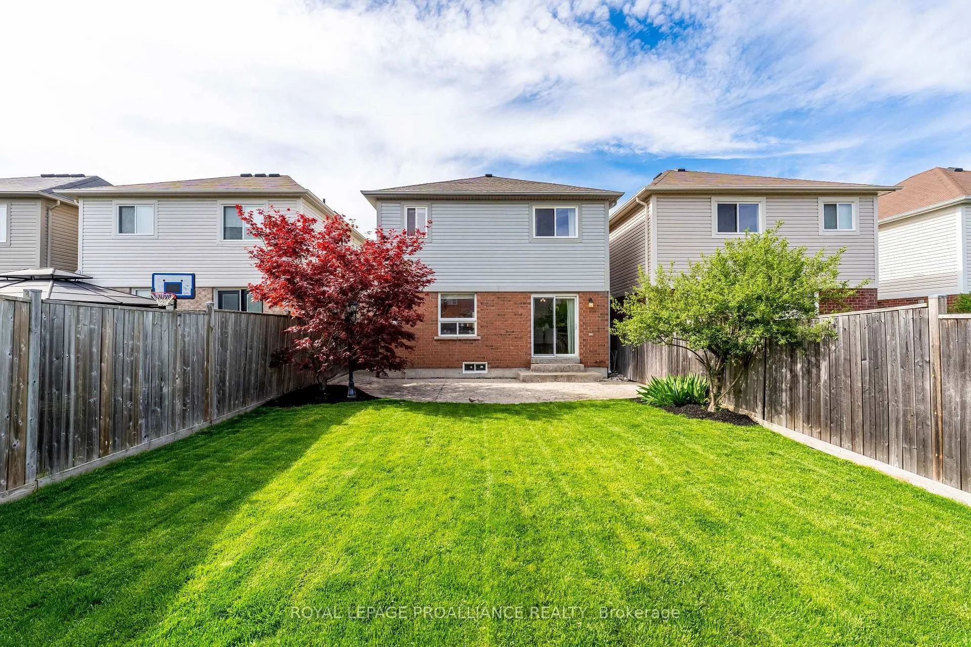 Photo 8 of 23 Courvier Crescent, Clarington, Bowmanville — HOMEH