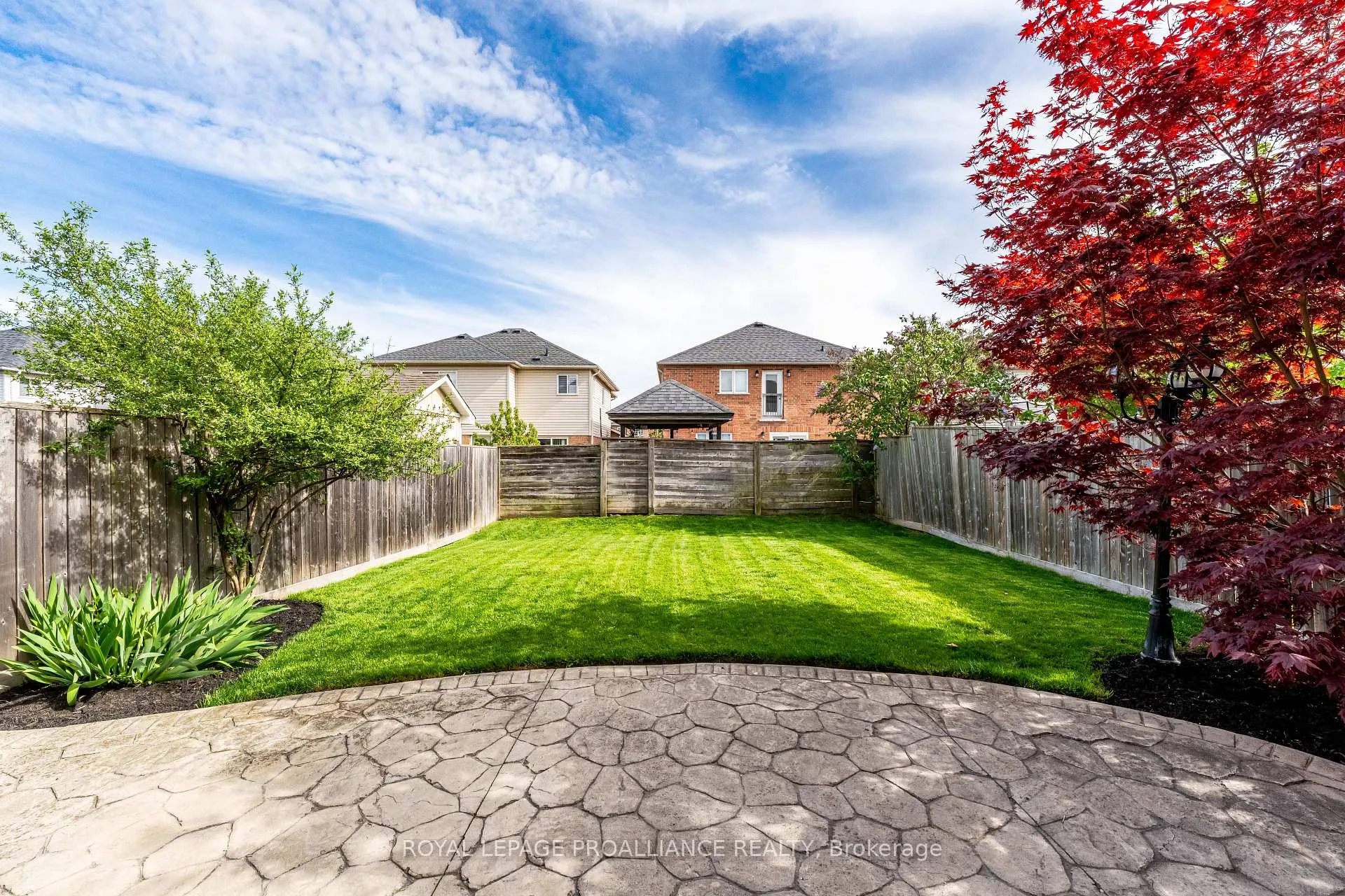 Photo 10 of 23 Courvier Crescent, Clarington, Bowmanville — HOMEH