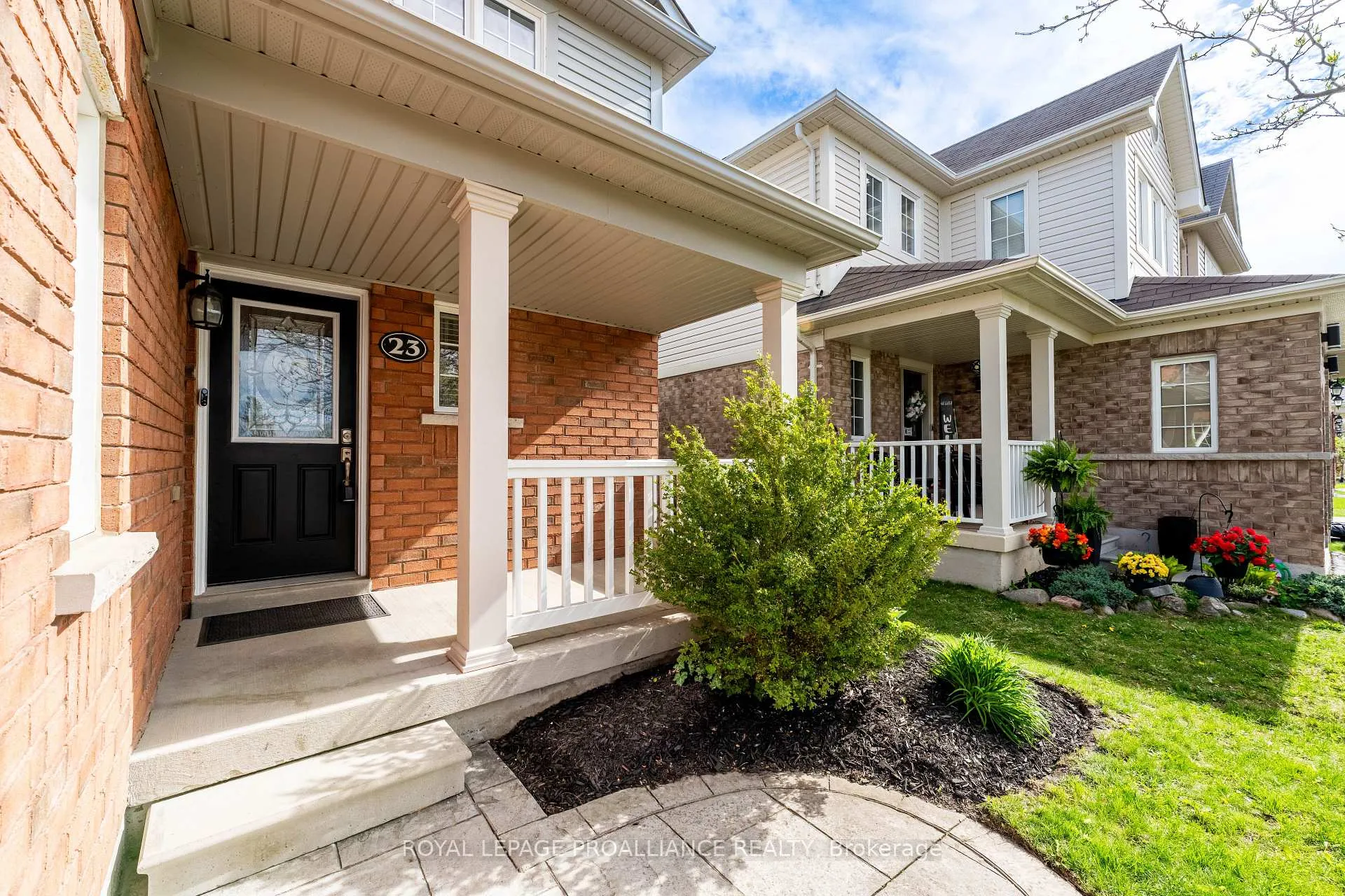 Photo 11 of 23 Courvier Crescent, Clarington, Bowmanville — HOMEH