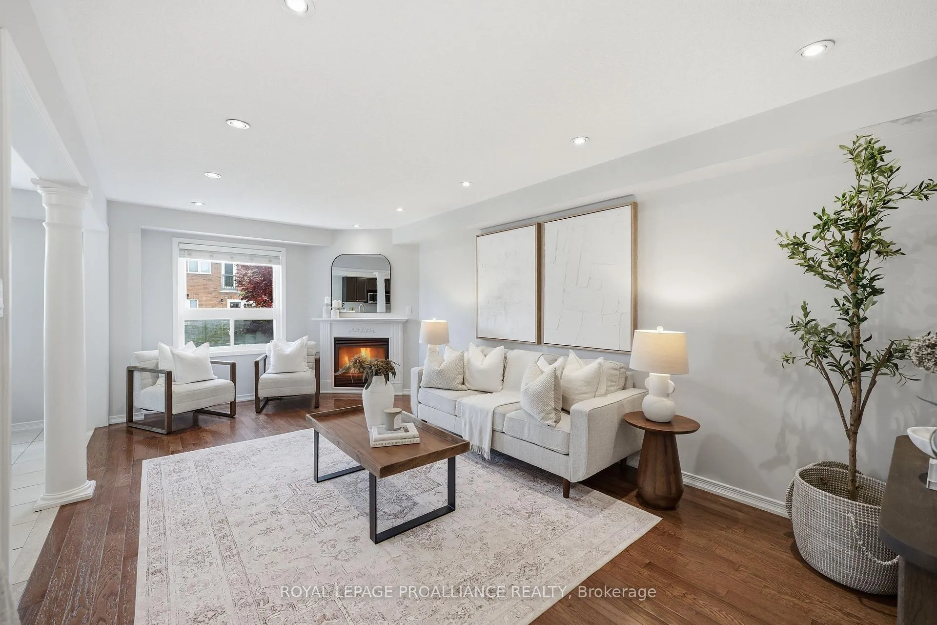 Photo 15 of 23 Courvier Crescent, Clarington, Bowmanville — HOMEH