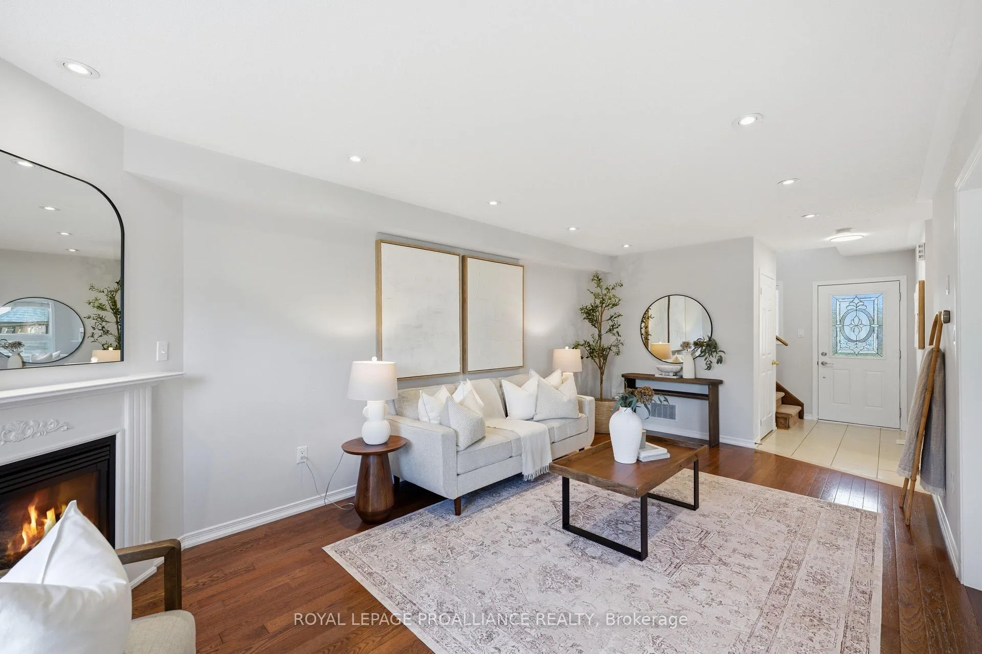 Photo 19 of 23 Courvier Crescent, Clarington, Bowmanville — HOMEH