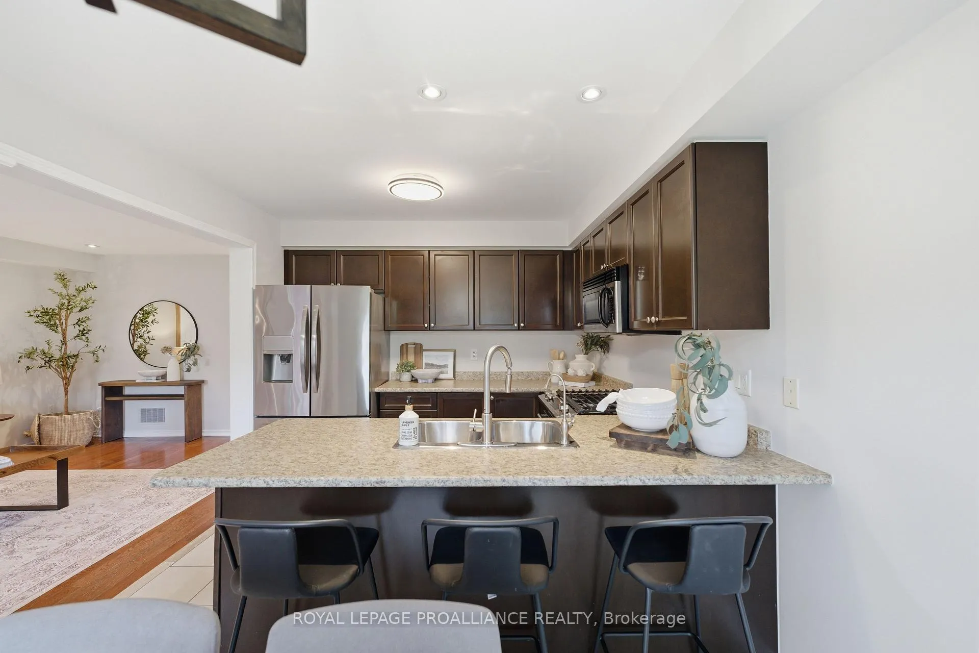 Photo 21 of 23 Courvier Crescent, Clarington, Bowmanville — HOMEH