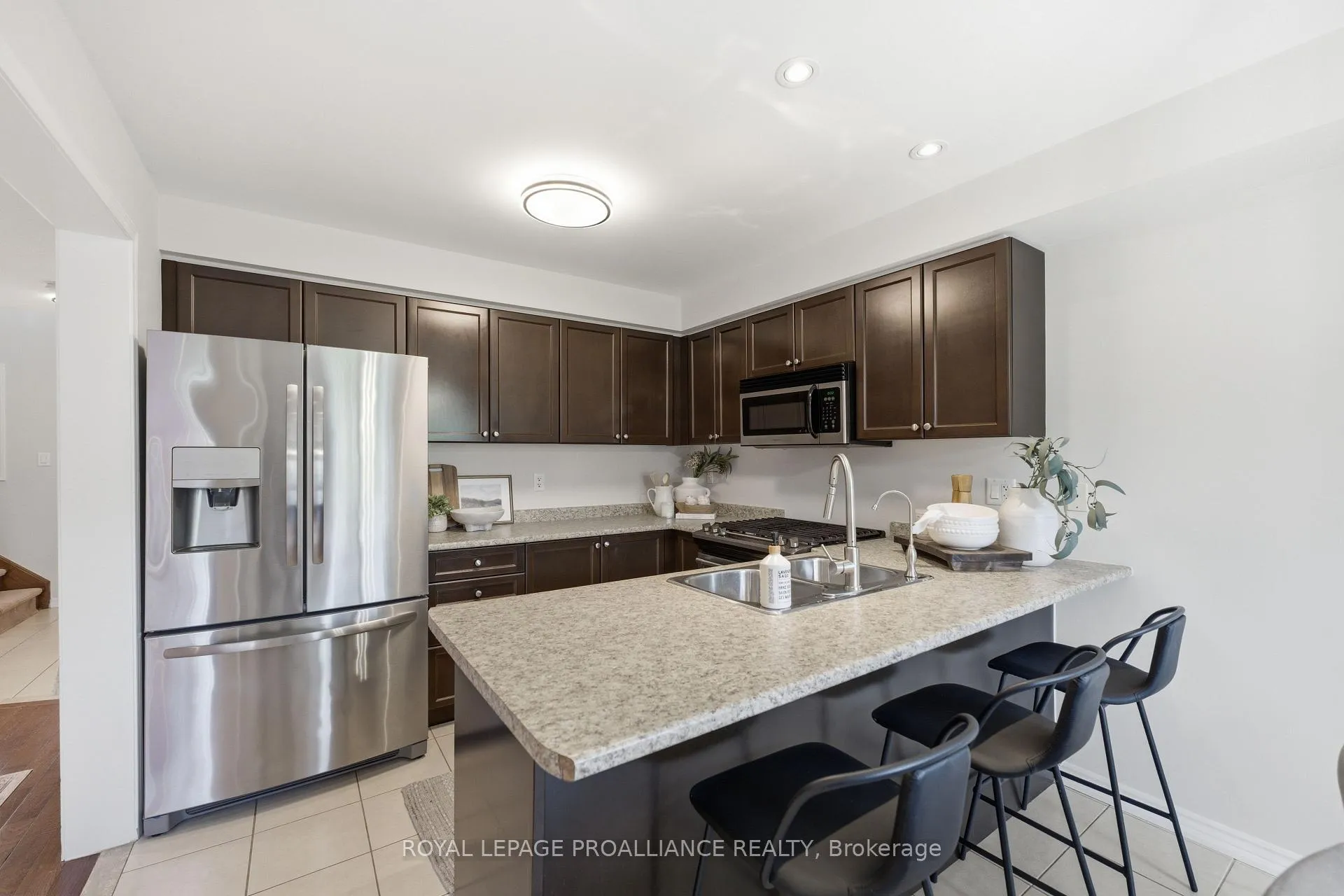 Photo 22 of 23 Courvier Crescent, Clarington, Bowmanville — HOMEH