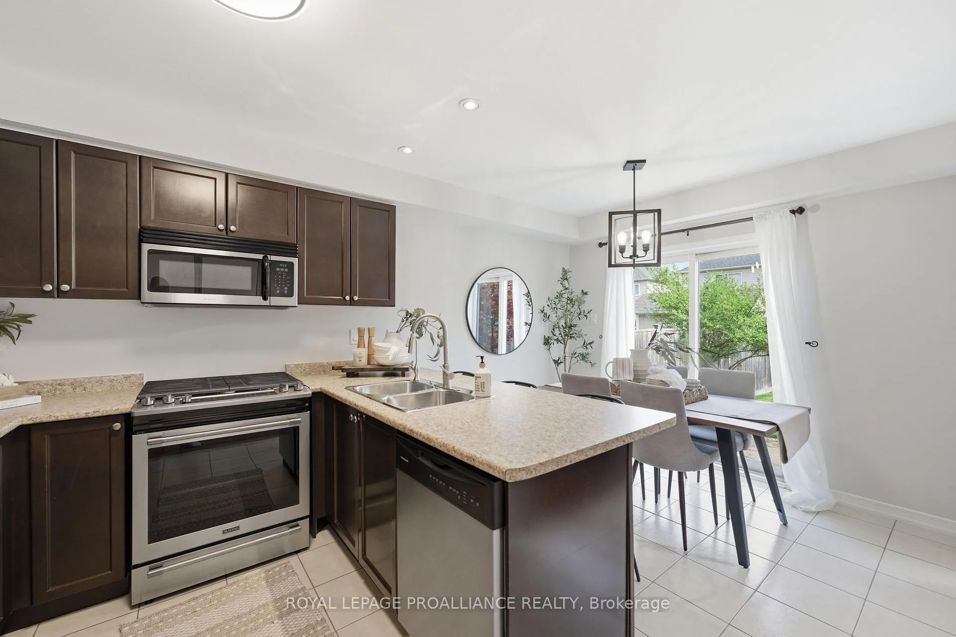 Photo 23 of 23 Courvier Crescent, Clarington, Bowmanville — HOMEH