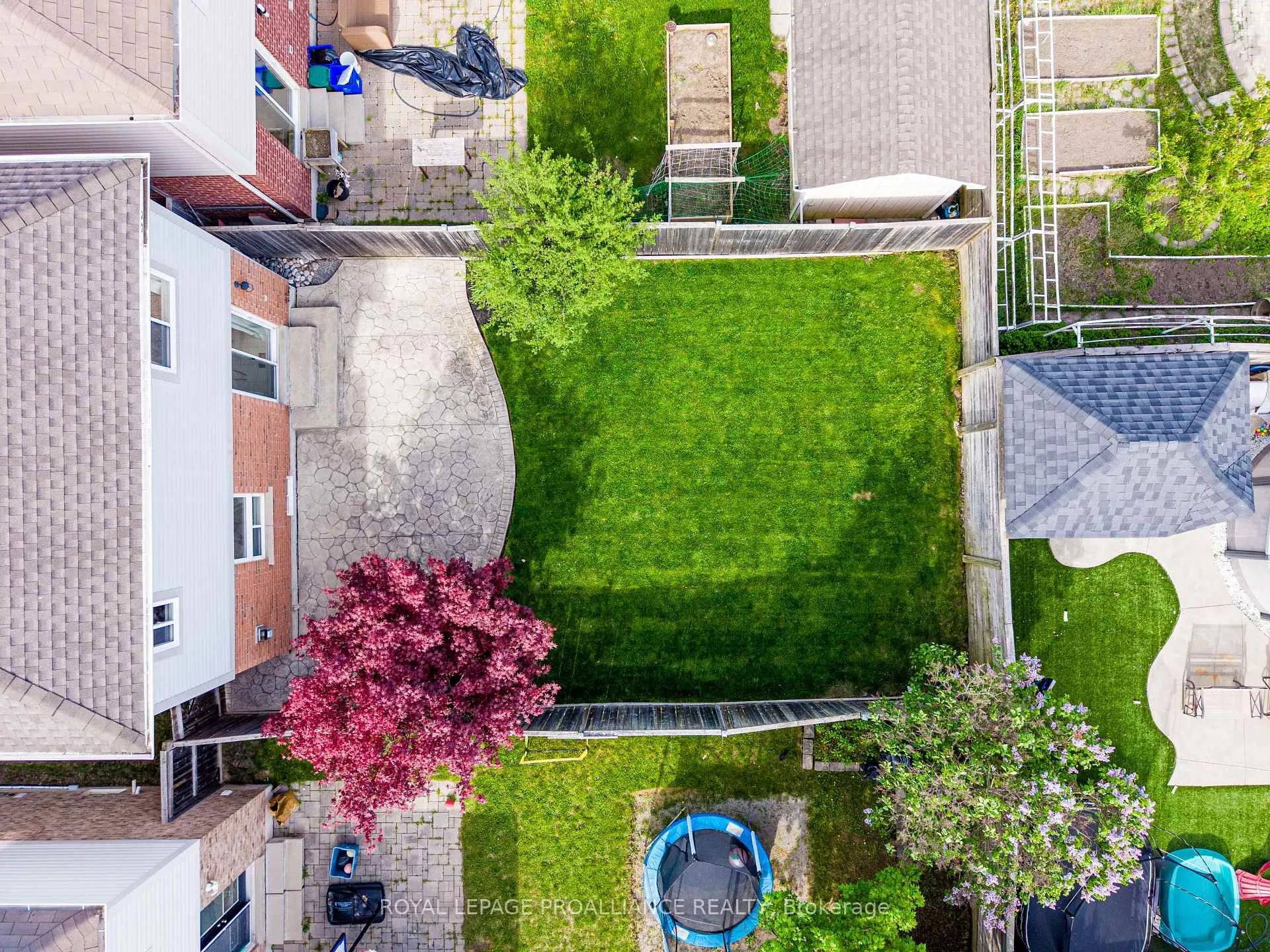 Photo 38 of 23 Courvier Crescent, Clarington, Bowmanville — HOMEH