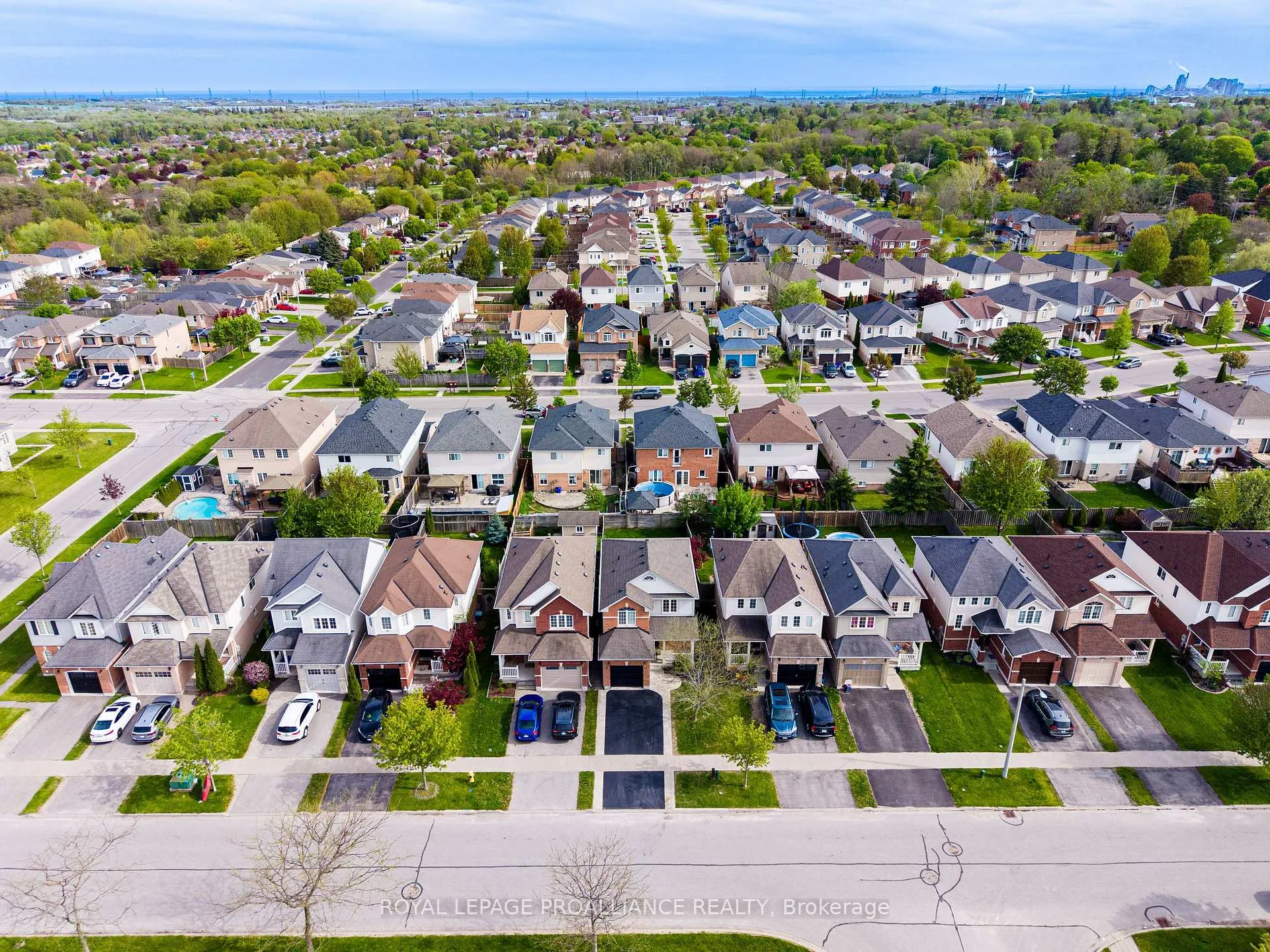 Photo 40 of 23 Courvier Crescent, Clarington, Bowmanville — HOMEH