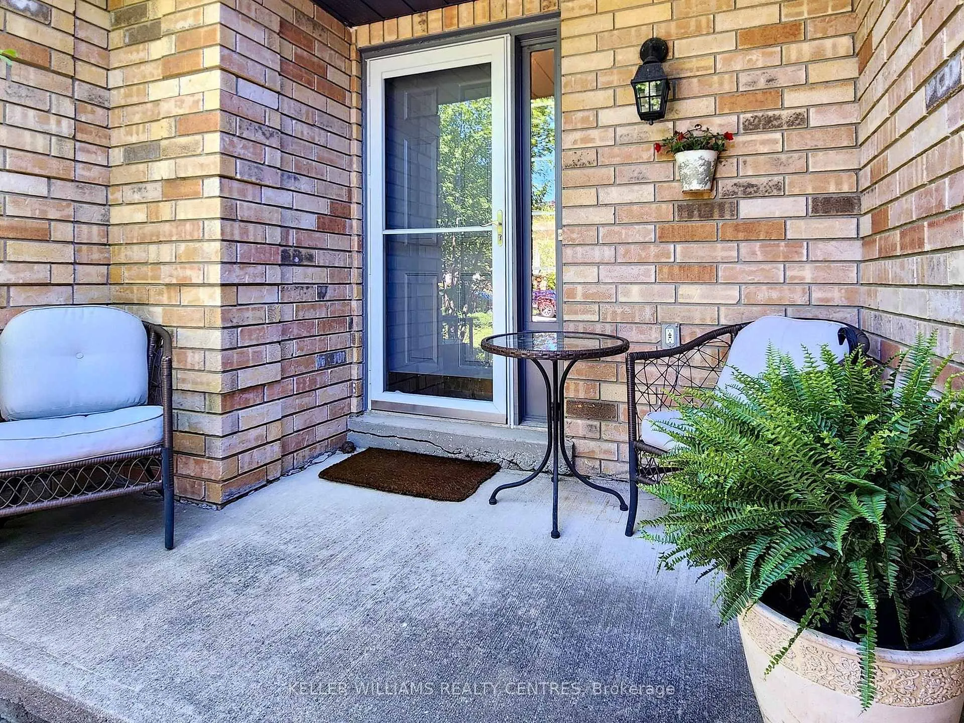 Photo 2 of 14 Gables Way, Barrie, South Shore — HOMEH