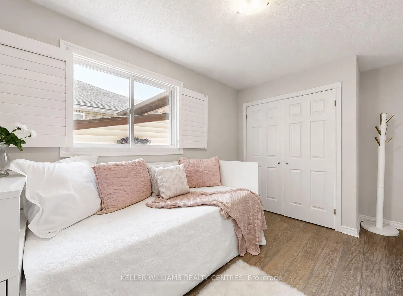 Photo 17 of 14 Gables Way, Barrie, South Shore — HOMEH