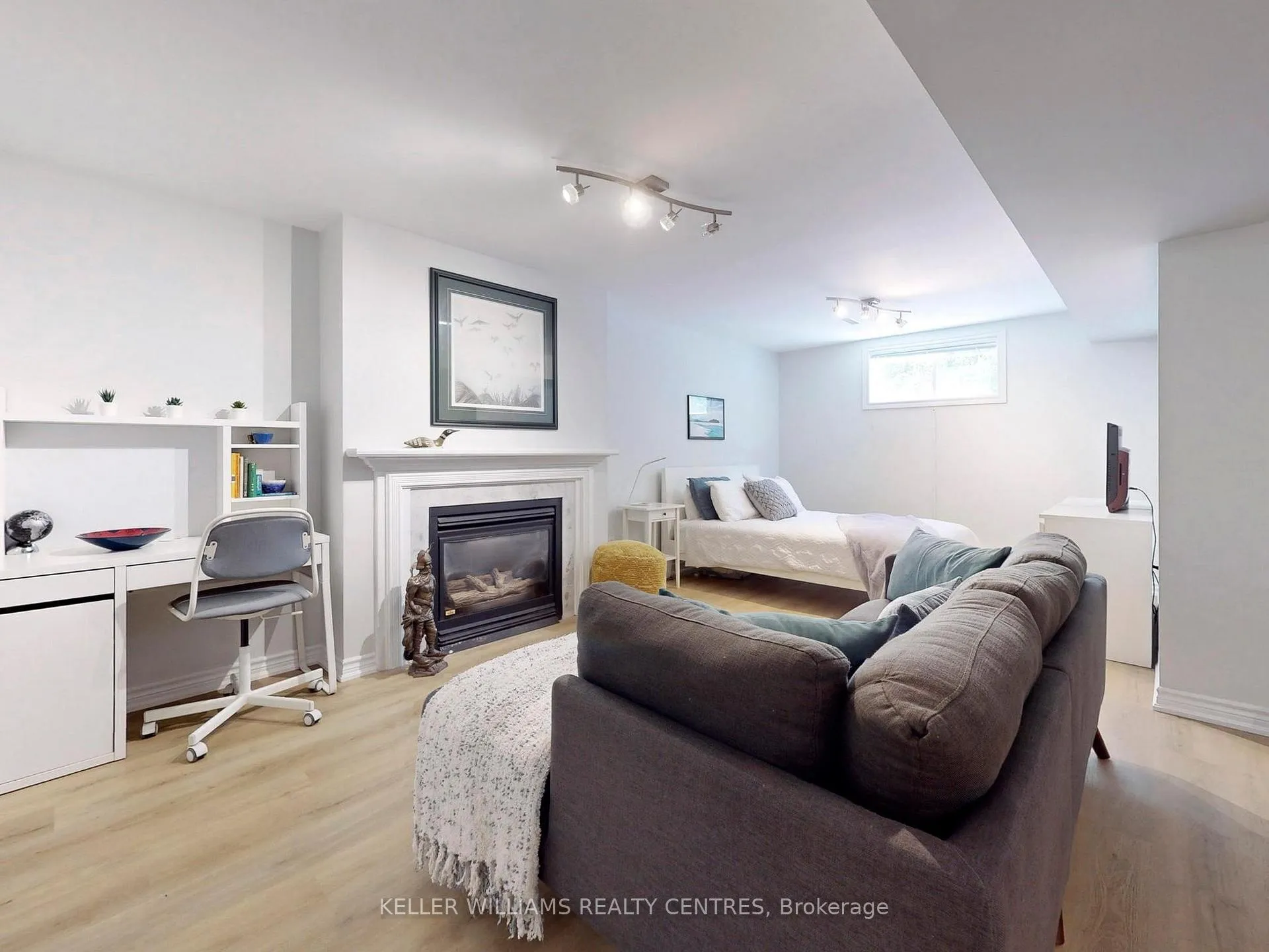 Photo 21 of 14 Gables Way, Barrie, South Shore — HOMEH