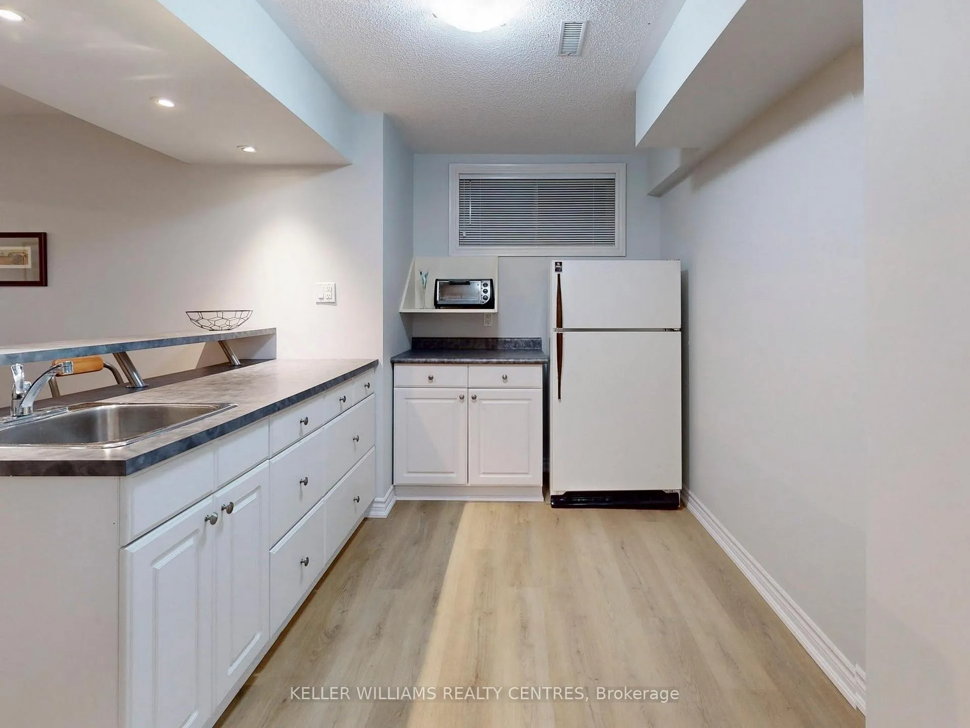 Photo 24 of 14 Gables Way, Barrie, South Shore — HOMEH