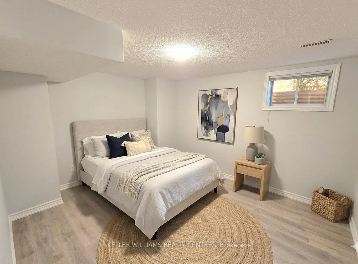 Photo 27 of 14 Gables Way, Barrie, South Shore — HOMEH